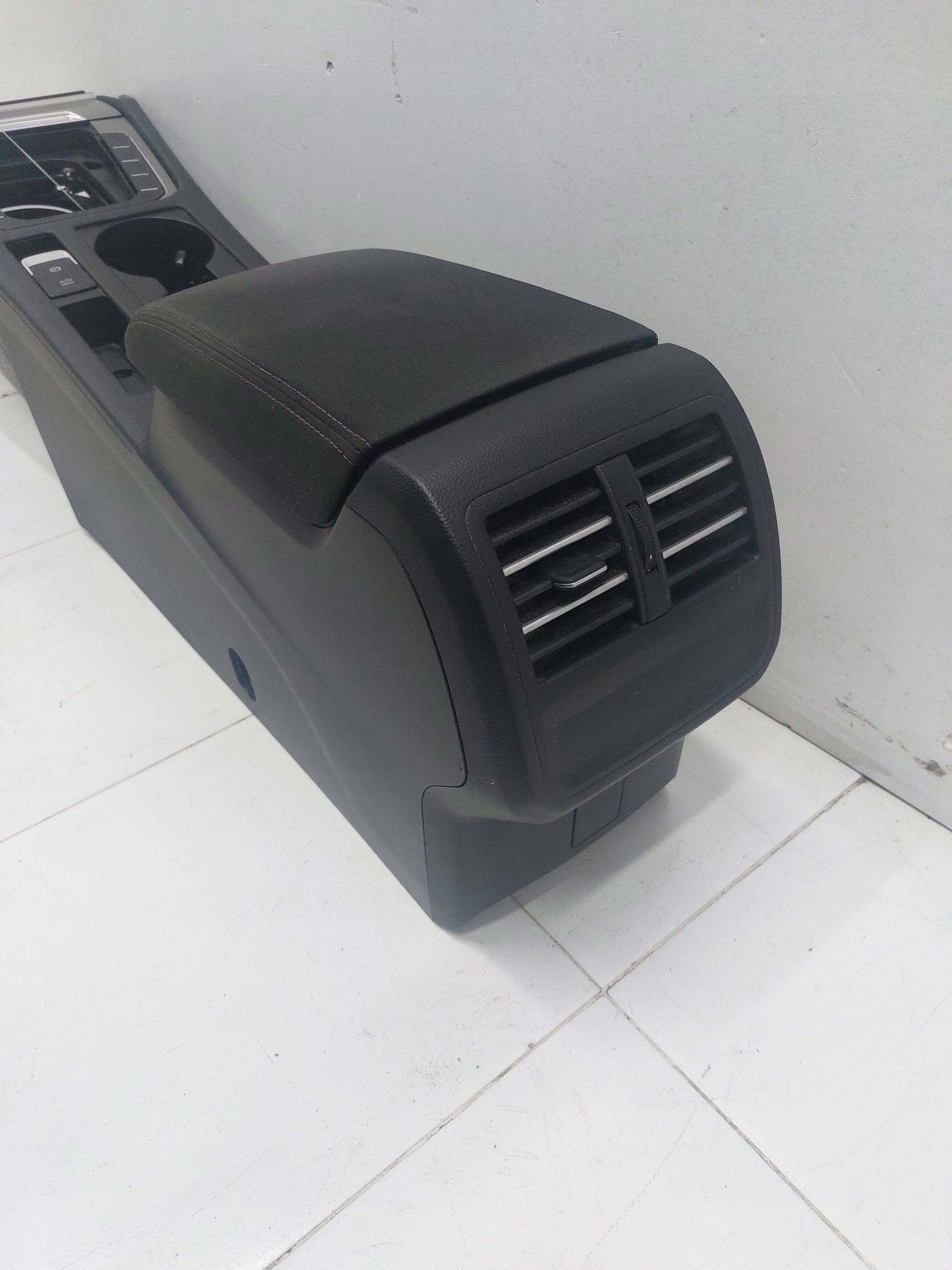 VW ARTEON PASSAT B8 15r> TUNEL central armrest 3G1863241C