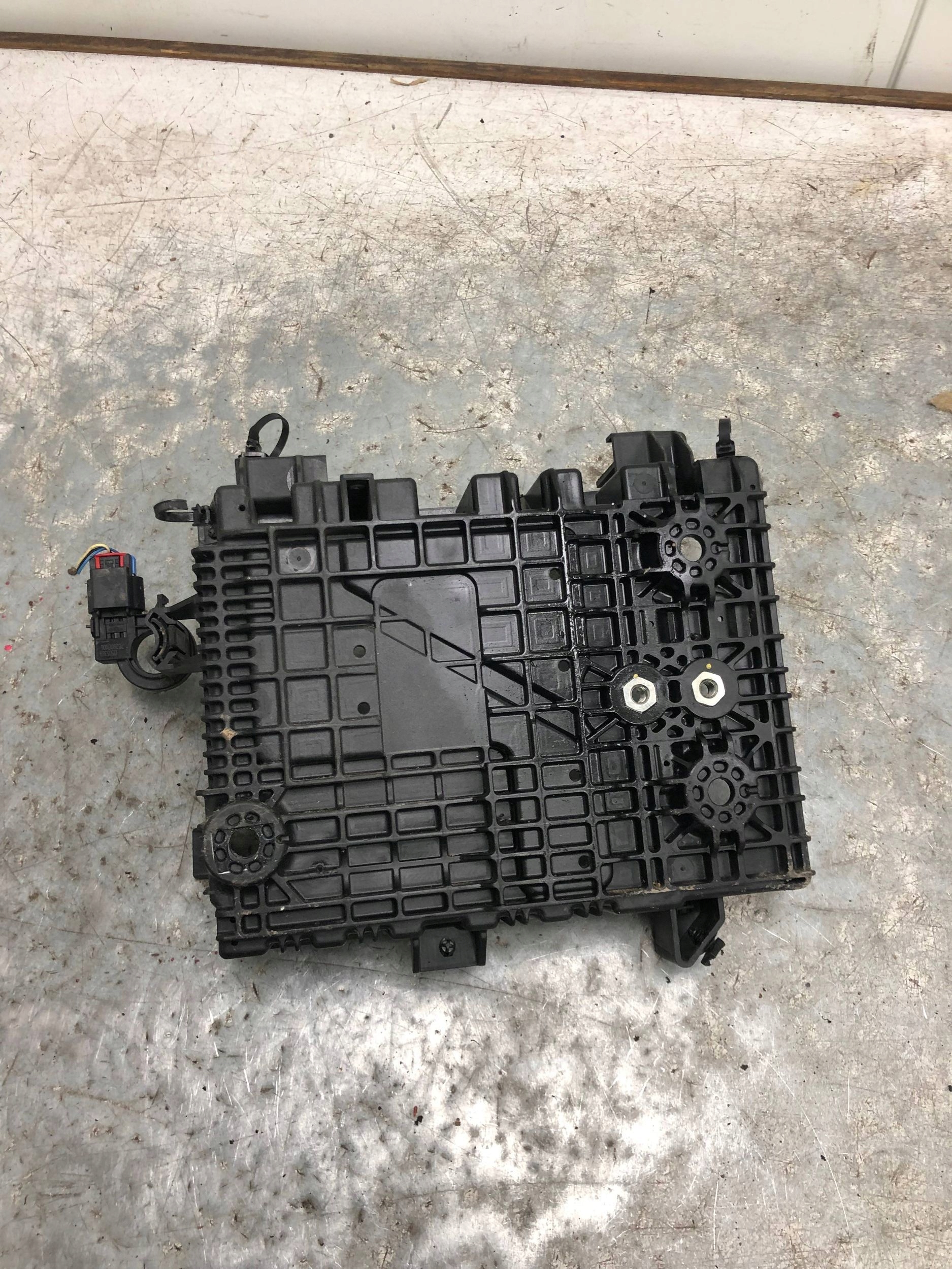 držač akumulatora OPEL KARL 42359359