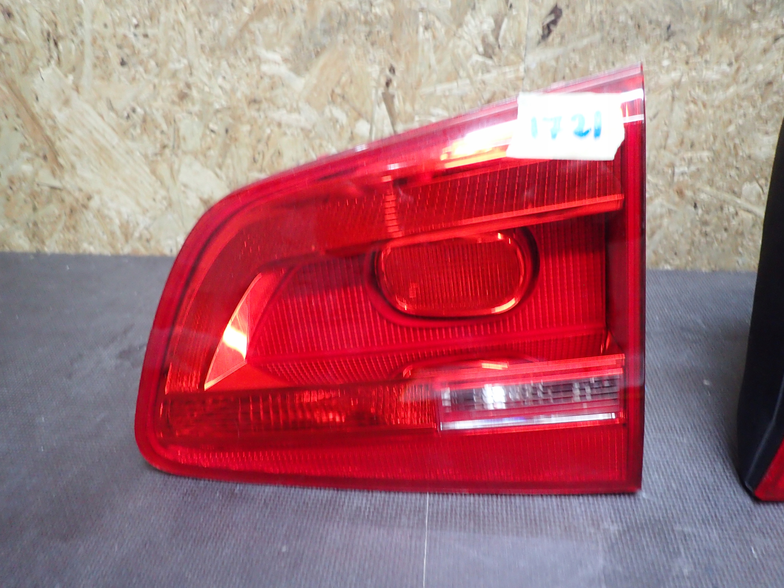 LICHT HECK LINKS ODER RECHTS VW TOURAN 10-15