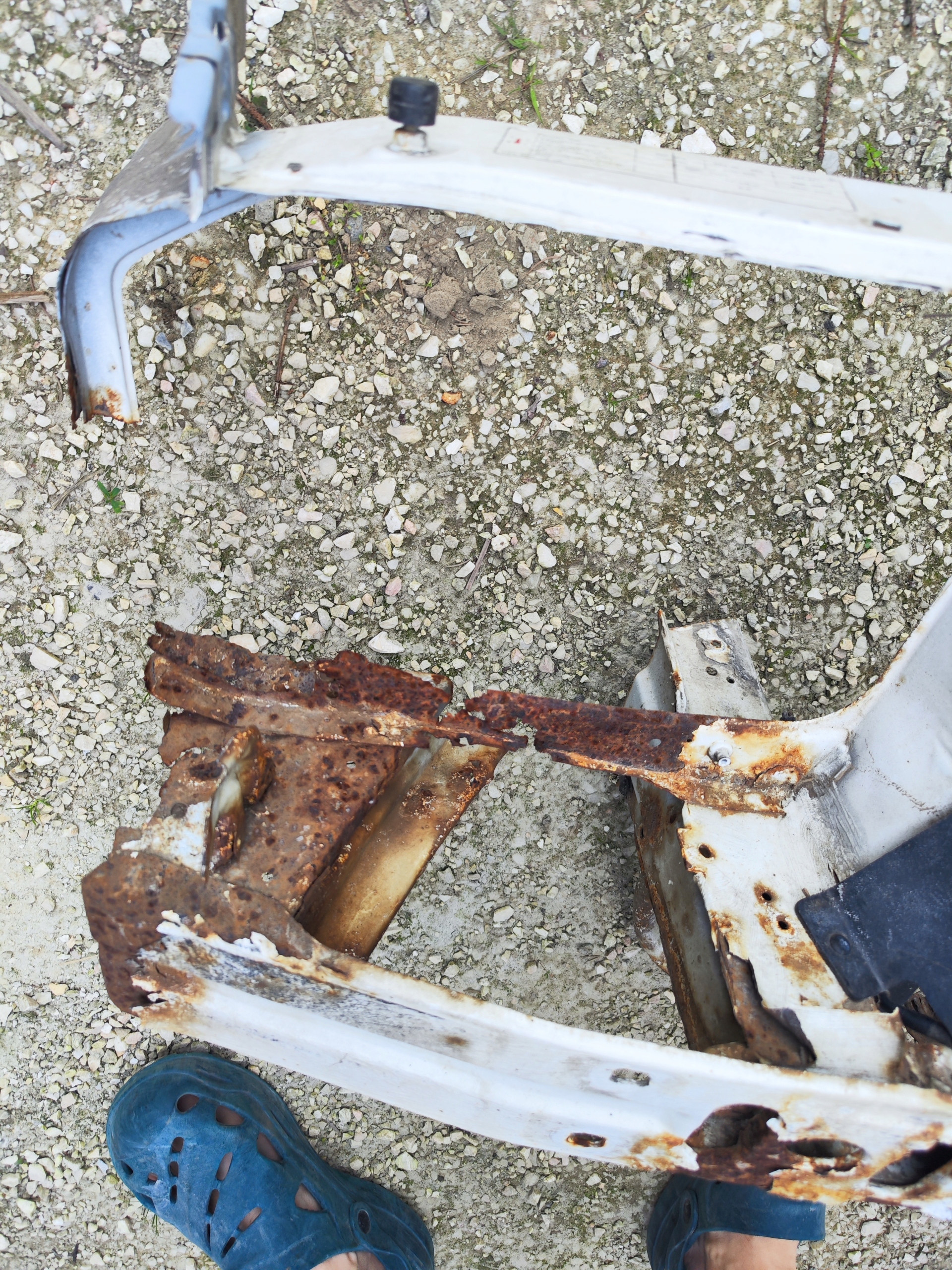 mercedes w124 support panel for radiators pillar of a bumper front