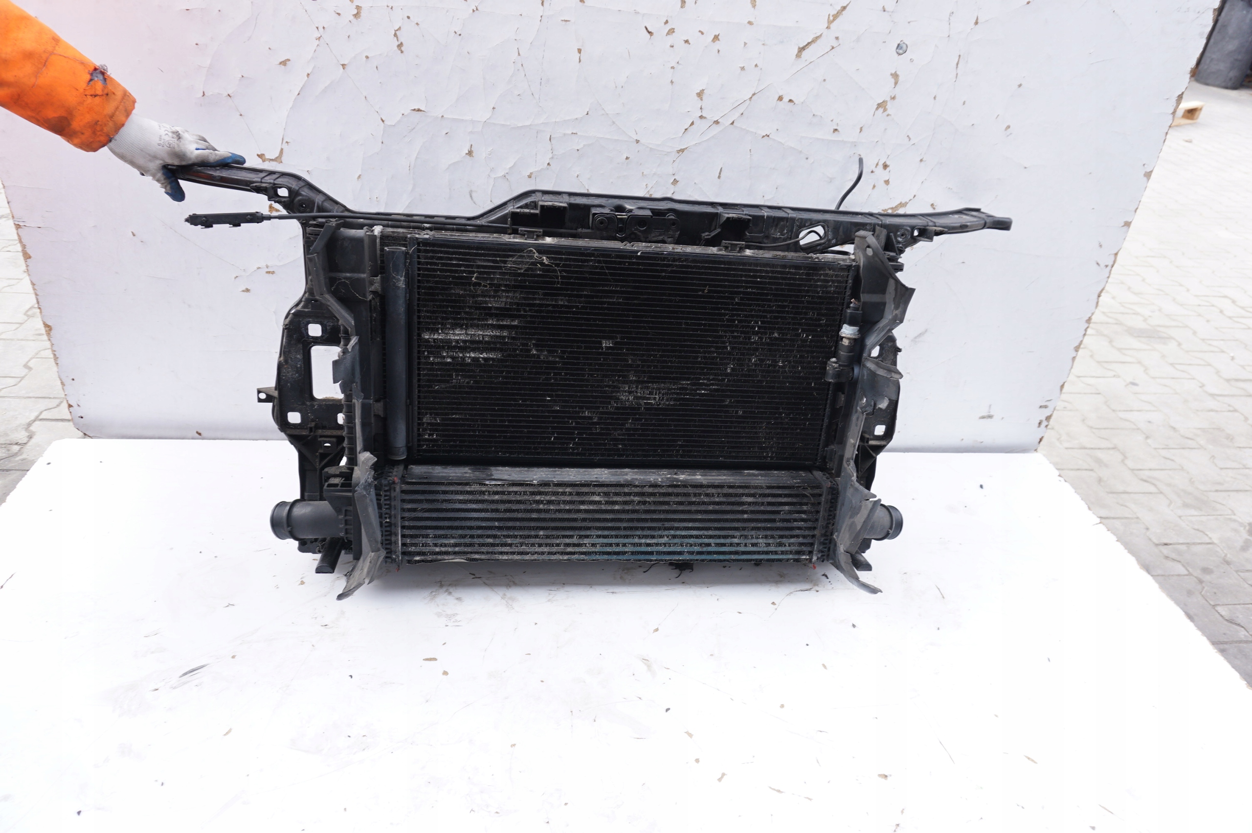 WZMOCNIENIE CHŁODNICE PAS AUDI A4 B8 2.0 TDI AUT