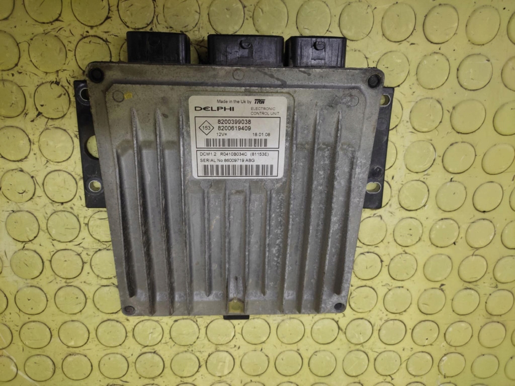 RENAULT CLIO III 1.5 DCI control unit of the engine 8200399038