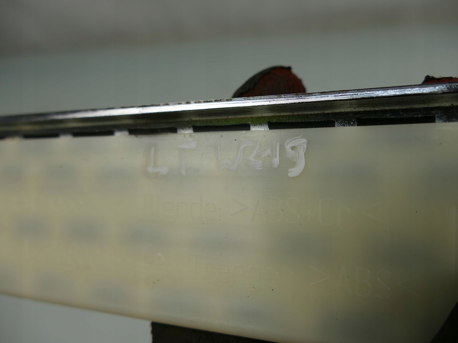 MERCEDES CLS W219 LIFT moulding cap threshold L.T