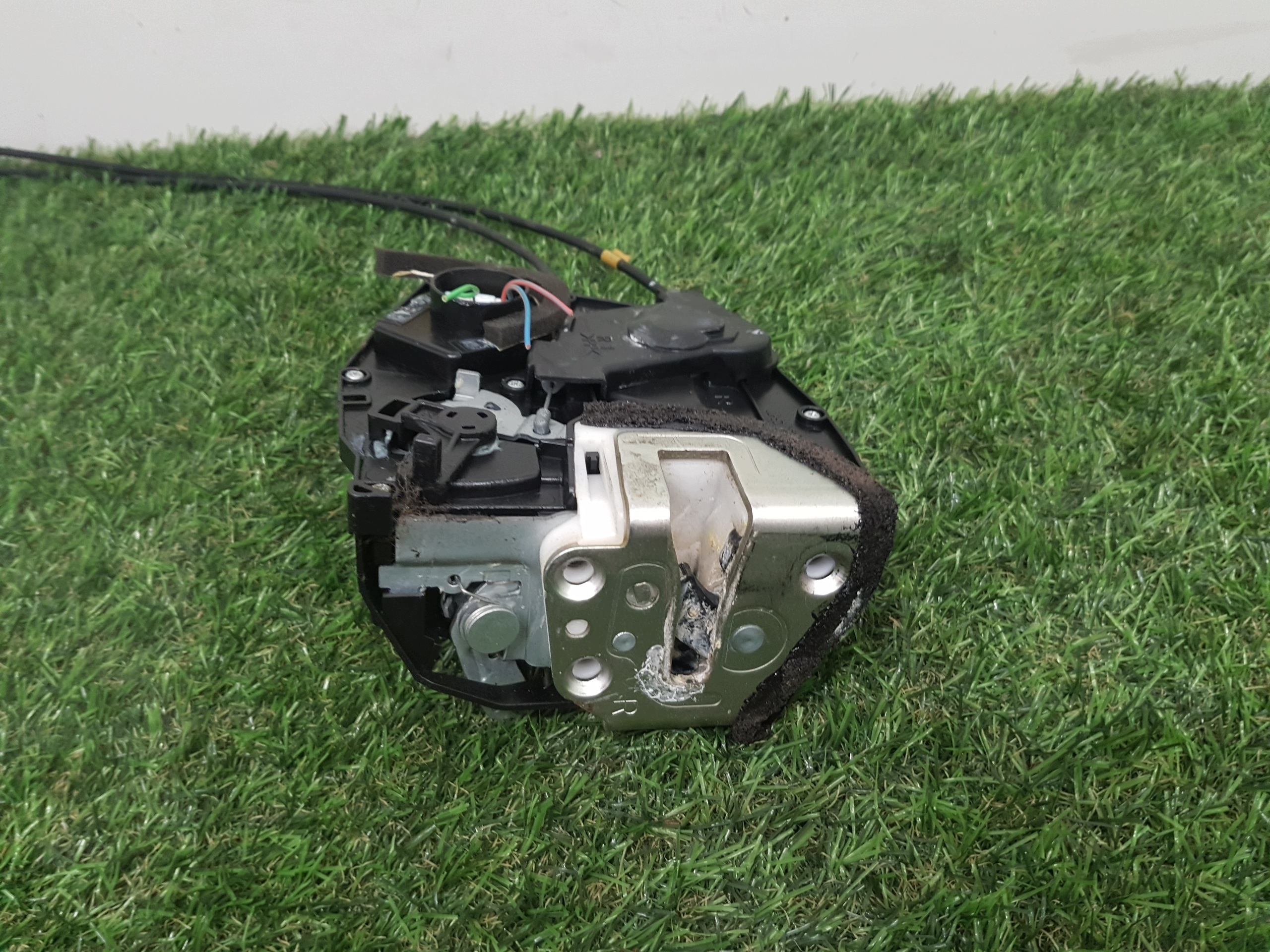 lock door right rear part rear SUZUKI SWIFT 4