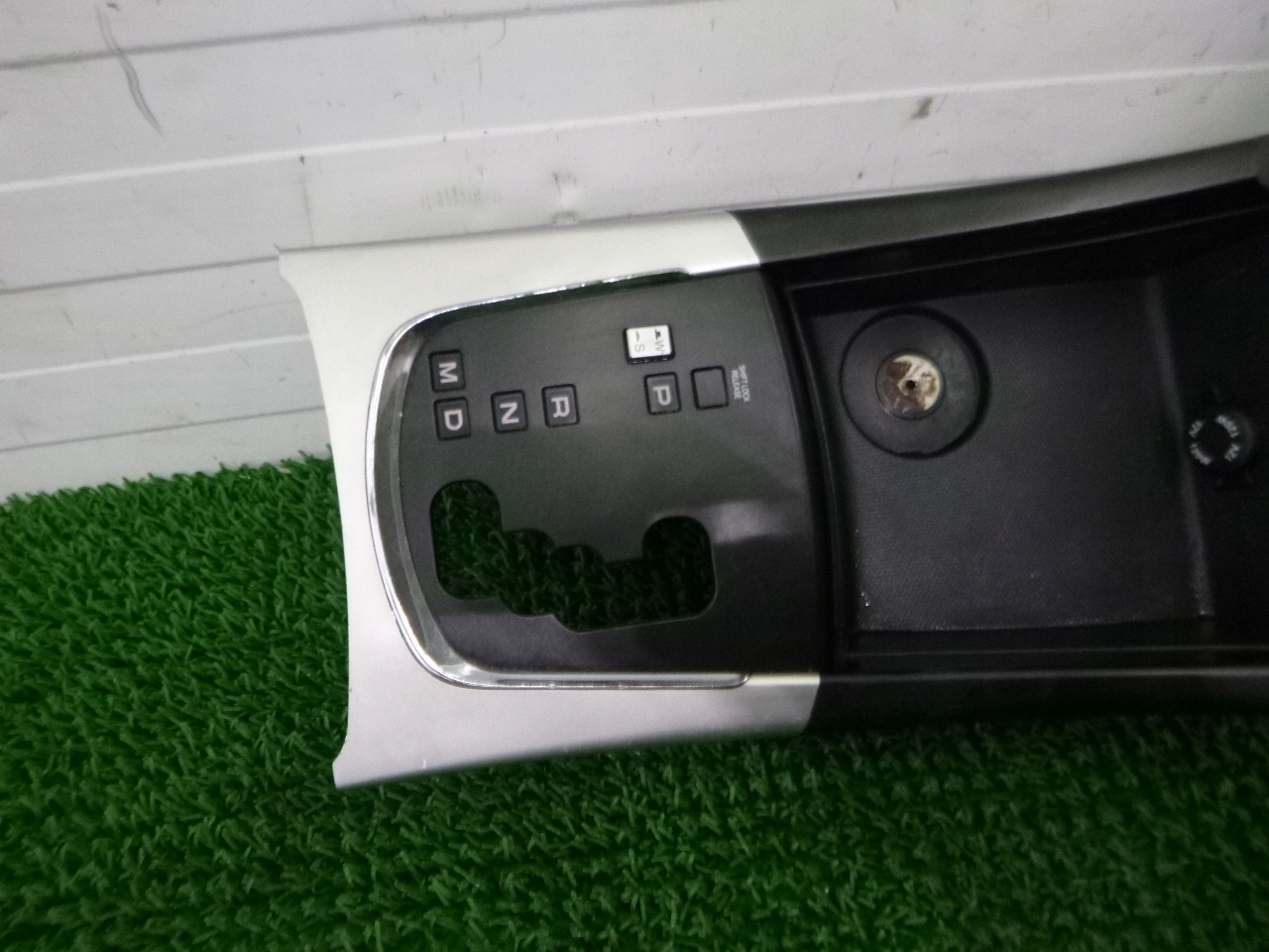 KORANDO III 10-13 RAHMEN schalthebel Blende Abdeckung Handschuhfach