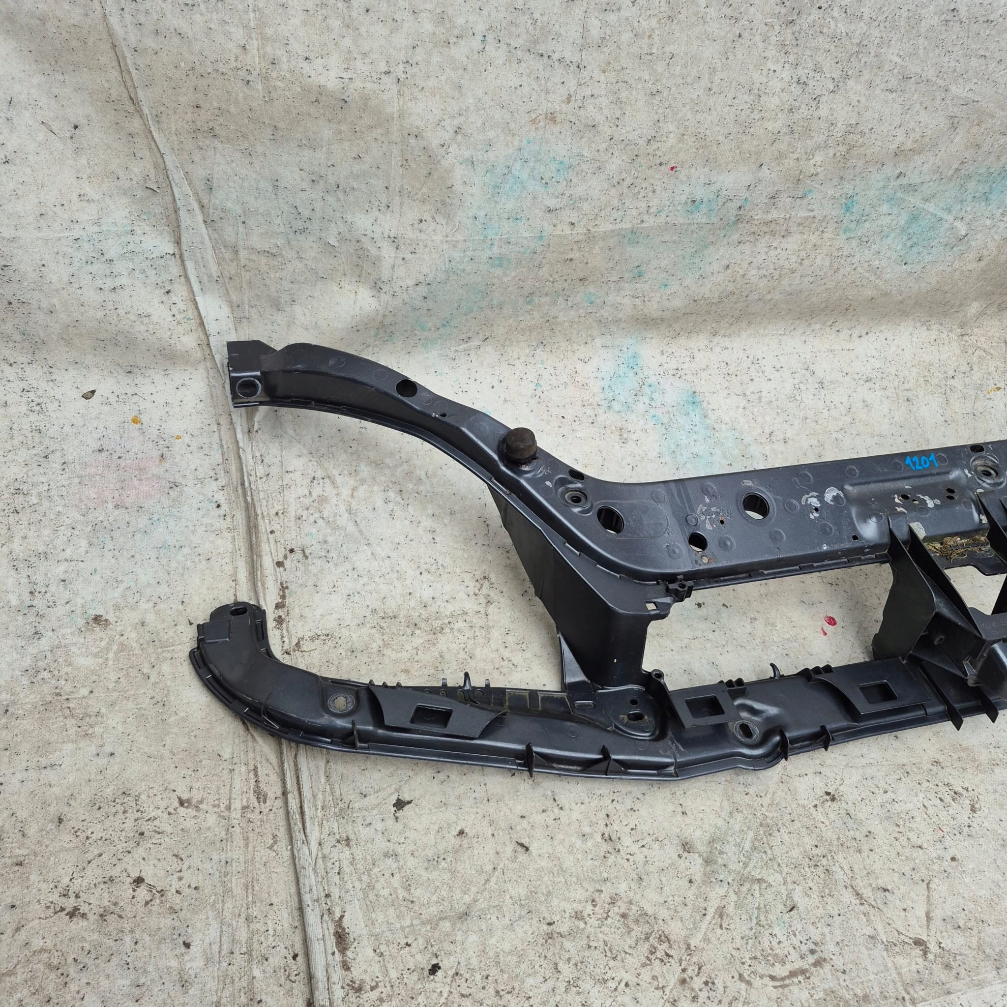 FORD FOCUS and 1 MK1 LIFT 01-04 support panel for radiators pillar