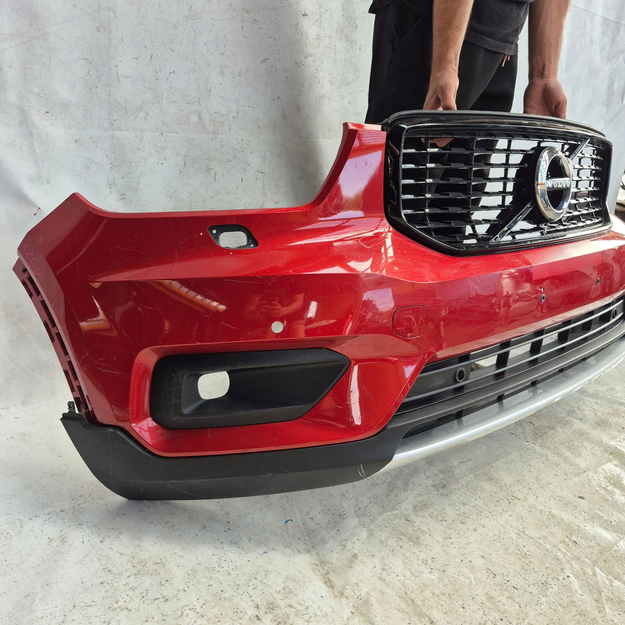 VOLVO XC40 17- bumper front front washer PDC