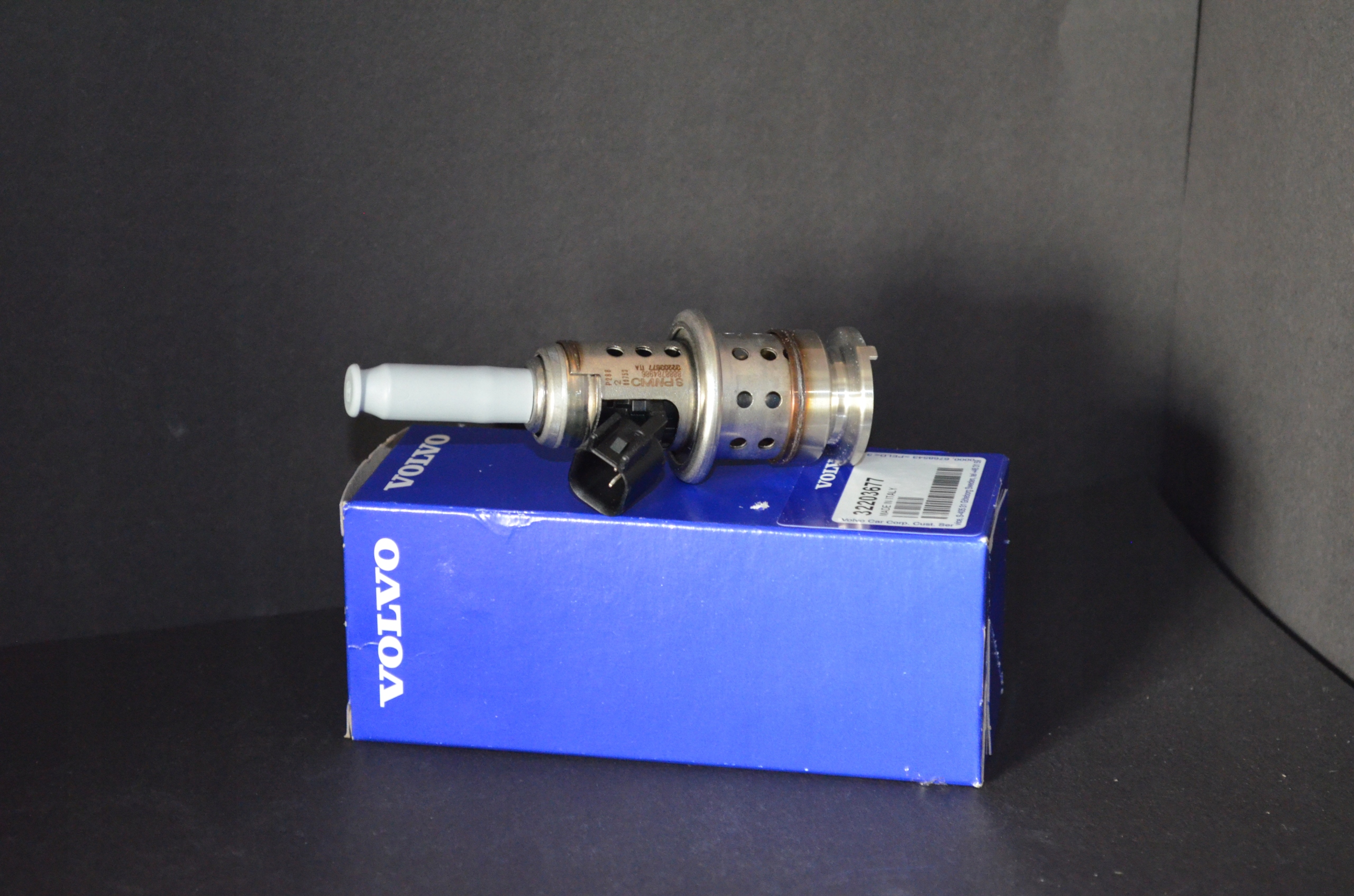 Volvo OE 32203677 wtryskiwacz AdBlue