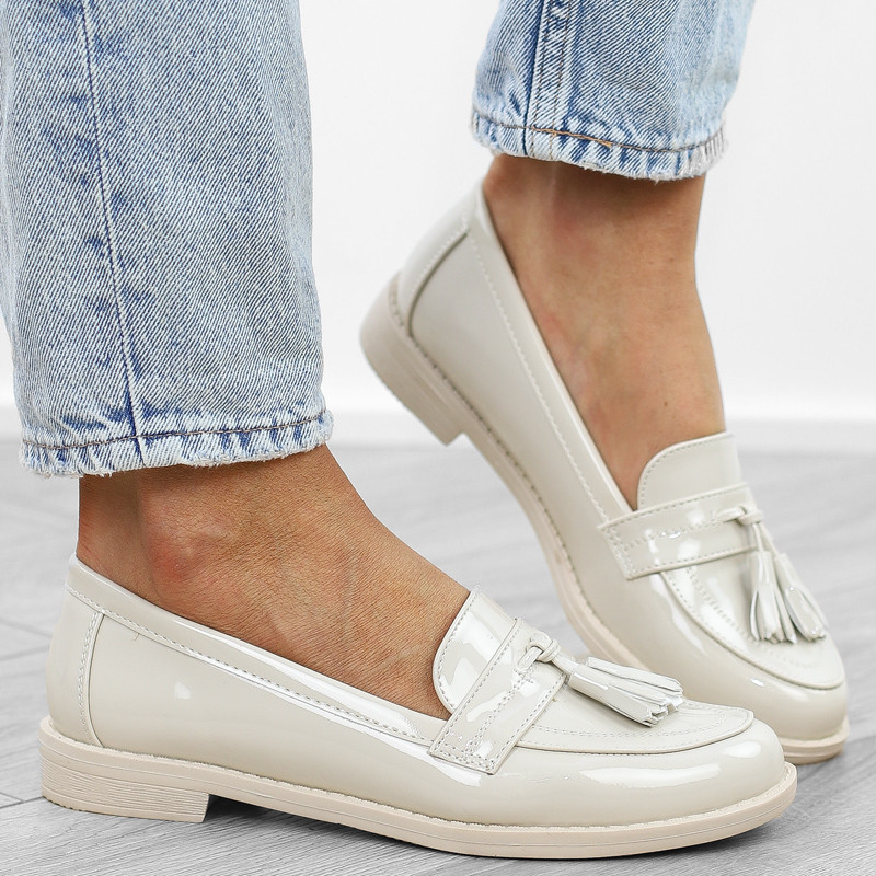 Beżowe półbuty damskie lakierowane chwost frędzle mokasyny LP665 r.39 Marka bez marki