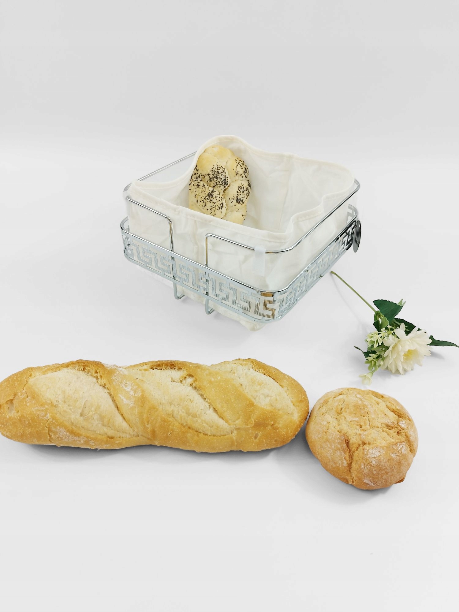 KOSZYK / POJEMNIK NA PIECZYWO Y396 EAN (GTIN) 44816173337232