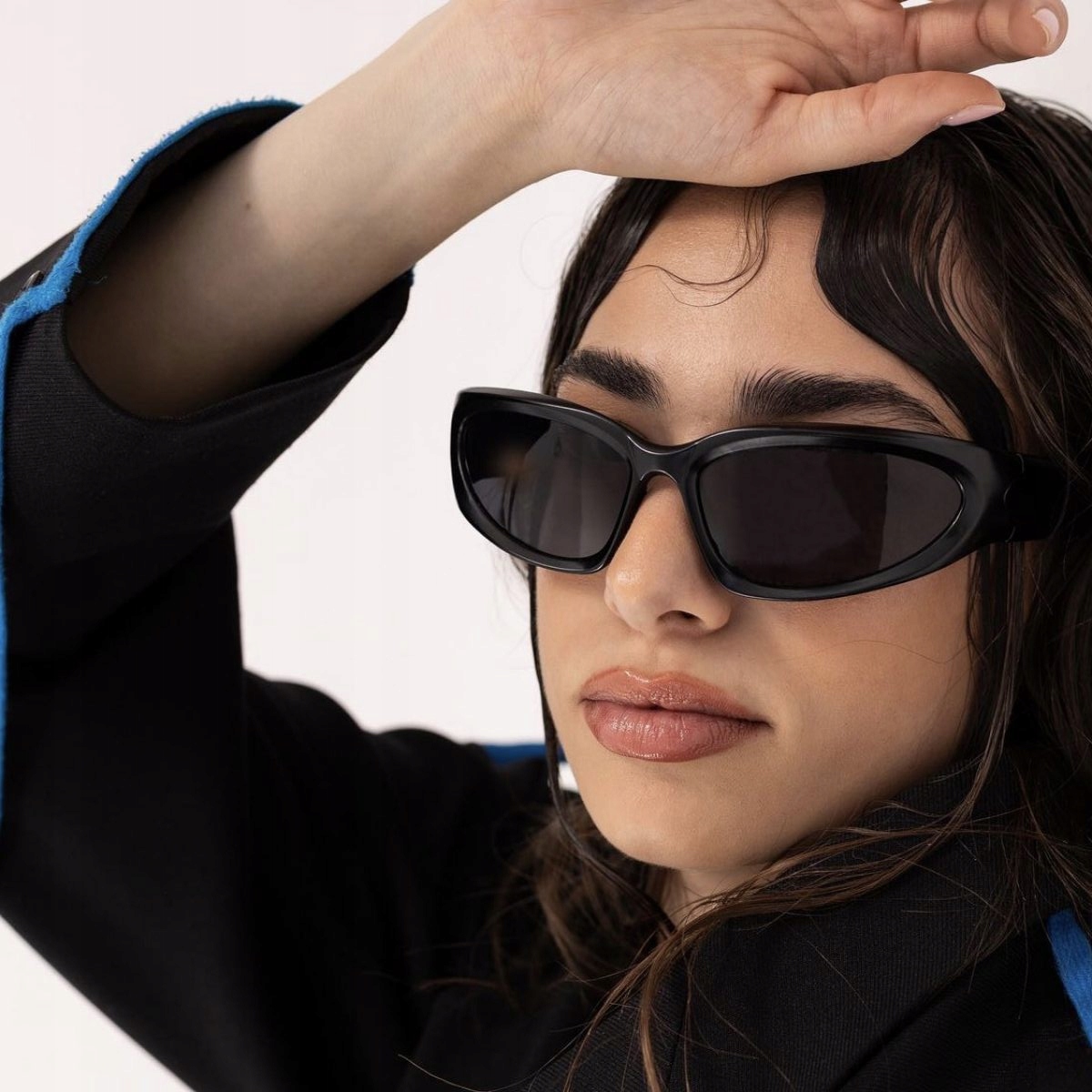 OKULARY PRZECIWSŁONECZNE SZYBKIE ZABUDOWANE NOWOCZESNE STYL SPORTOWY Y2K Model GOSH