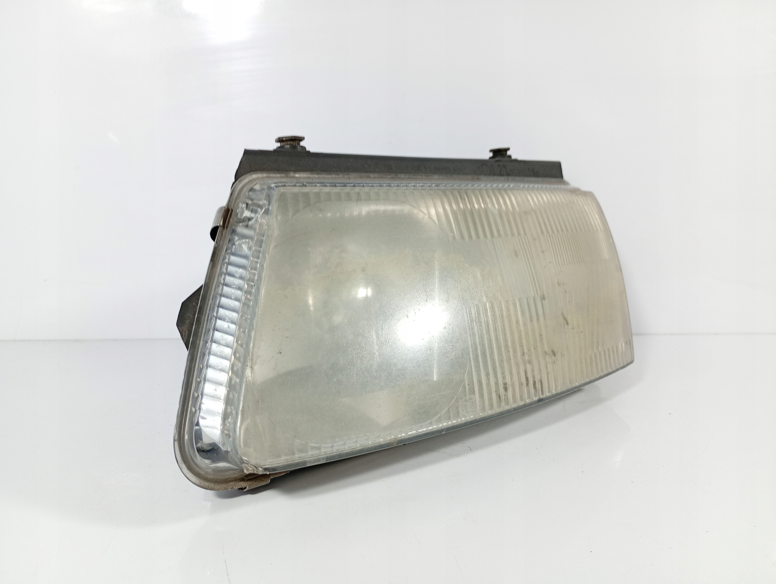 VW PASSAT B5 96-00 REFLEKTOR light left front front OE 14869100