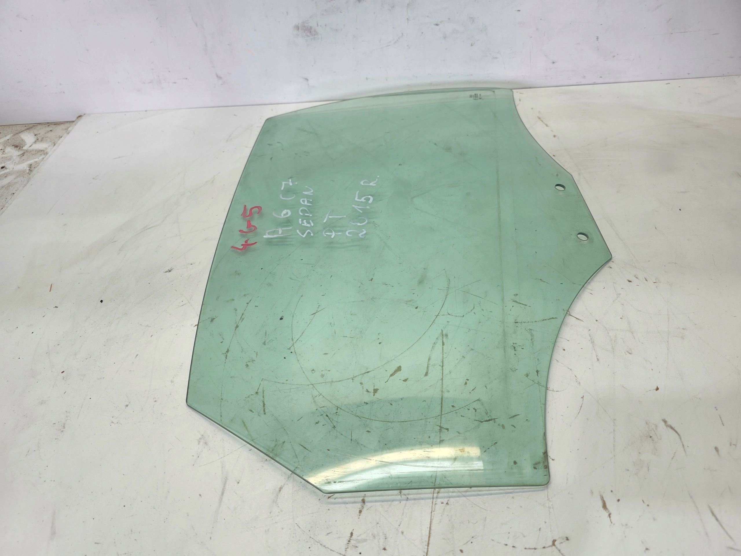 window side door right rear part AUDI A6 C7 sedan 2015 ROK