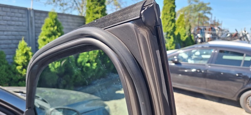 door front front right VW TIGUAN KOD LAK LD7S