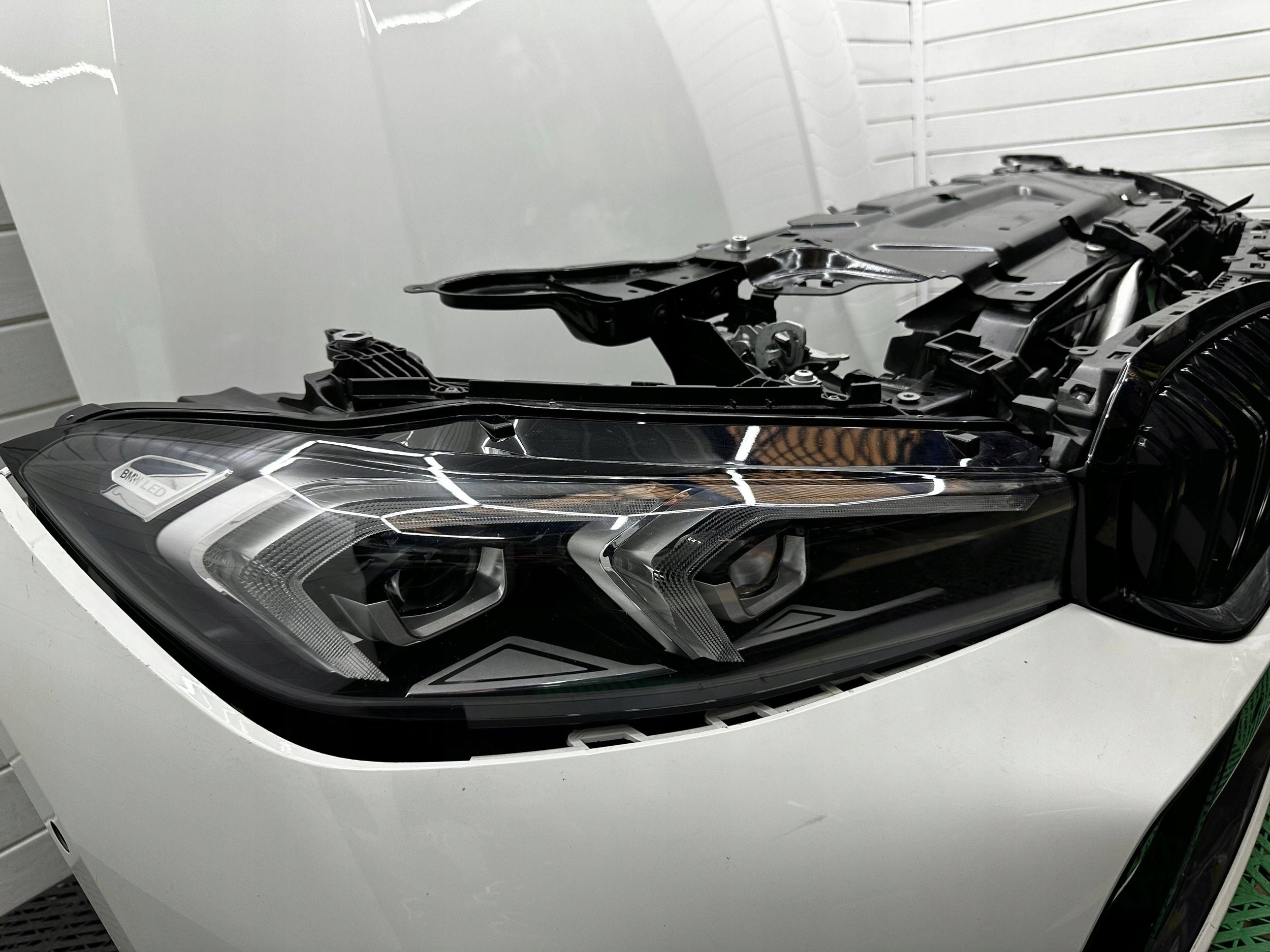 front BMW 3 G20 G21 LCI M PAKIET support panel for radiators bonnet lights