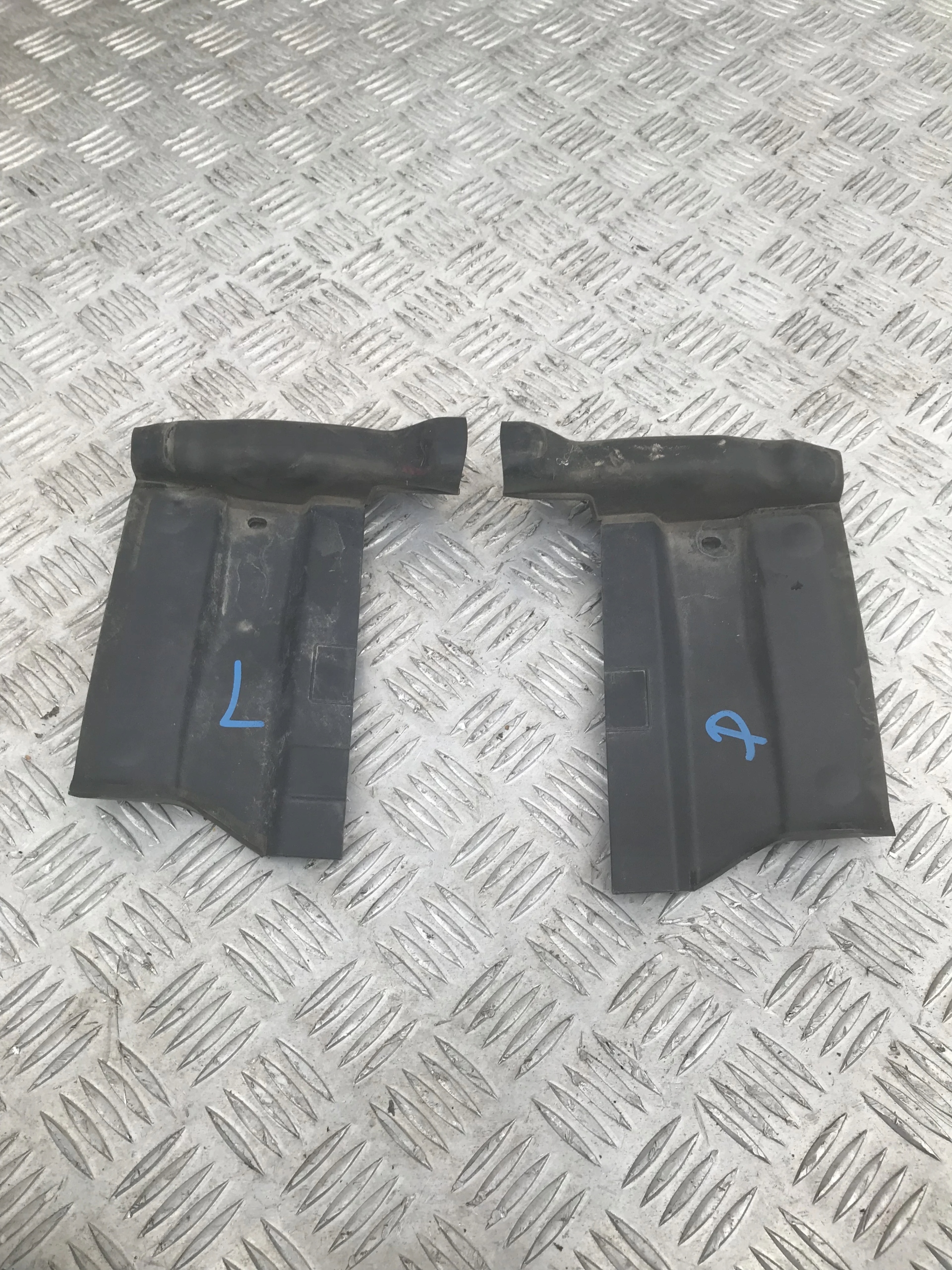 OSŁONA PODSZYBIA LEWA PRAWA VW GOLF VIII 19-