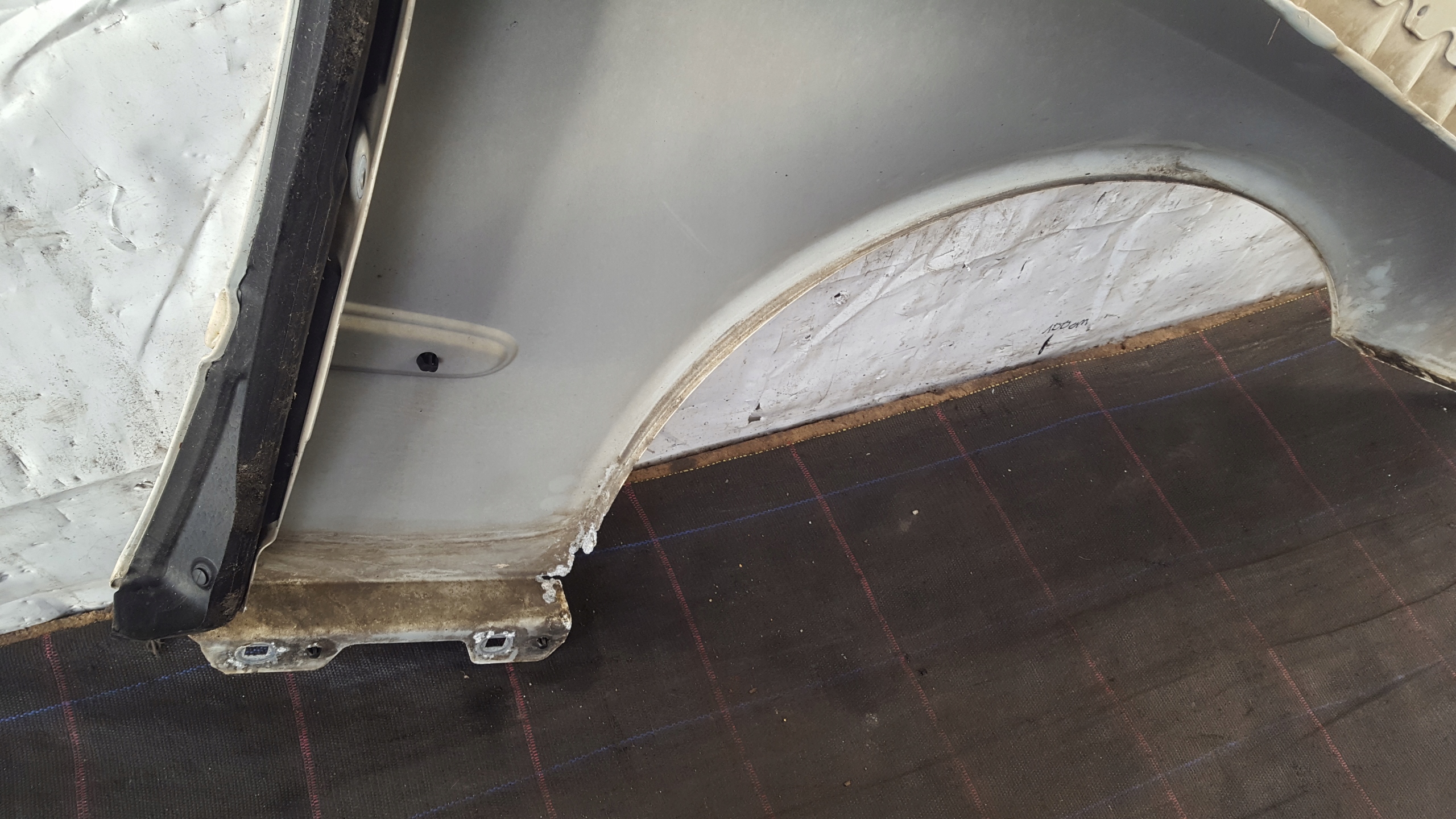 fender left front C623 Mercedes W211