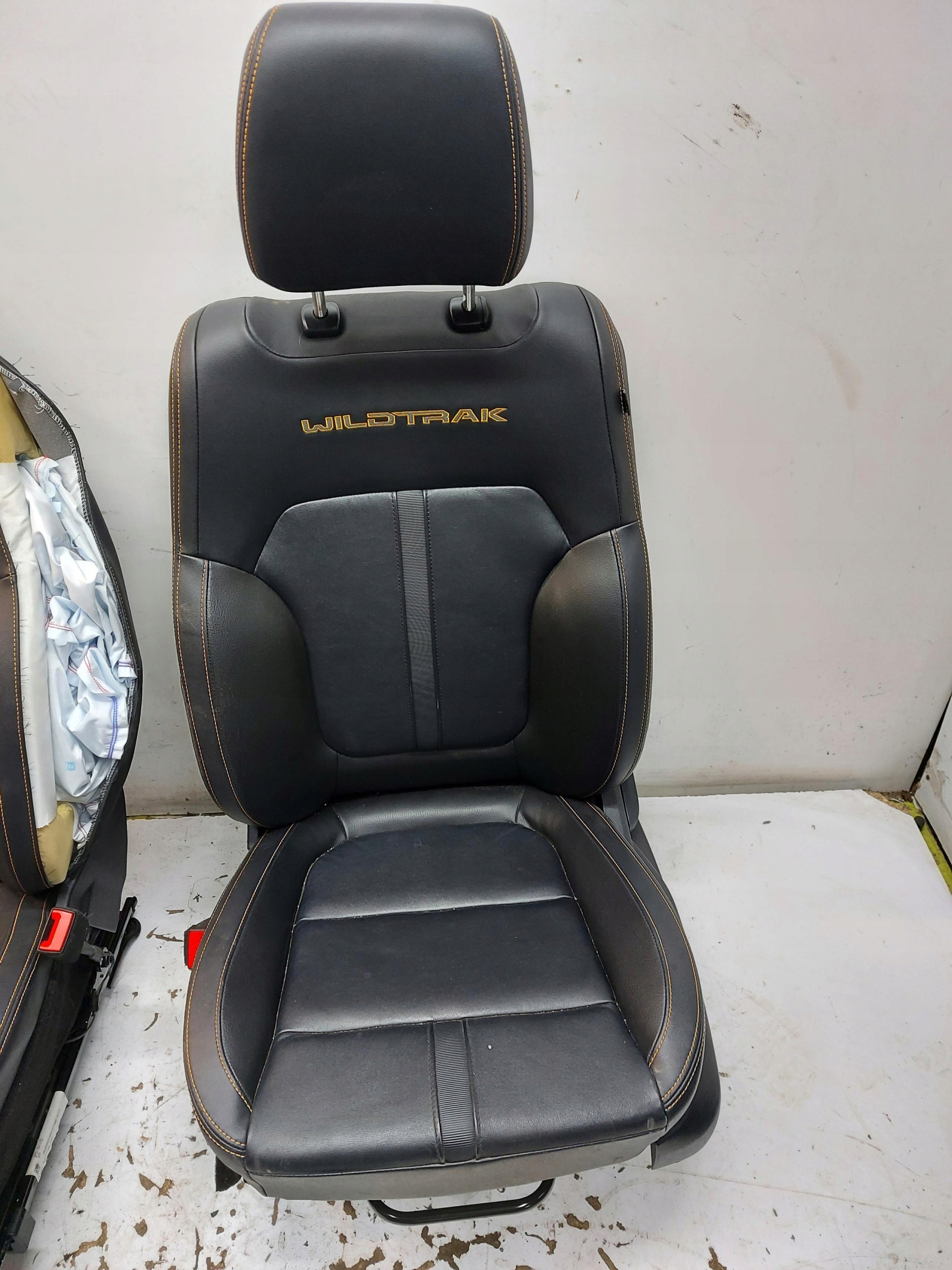 Ford Ranger VI 6 seat left front wildtrack 2024r