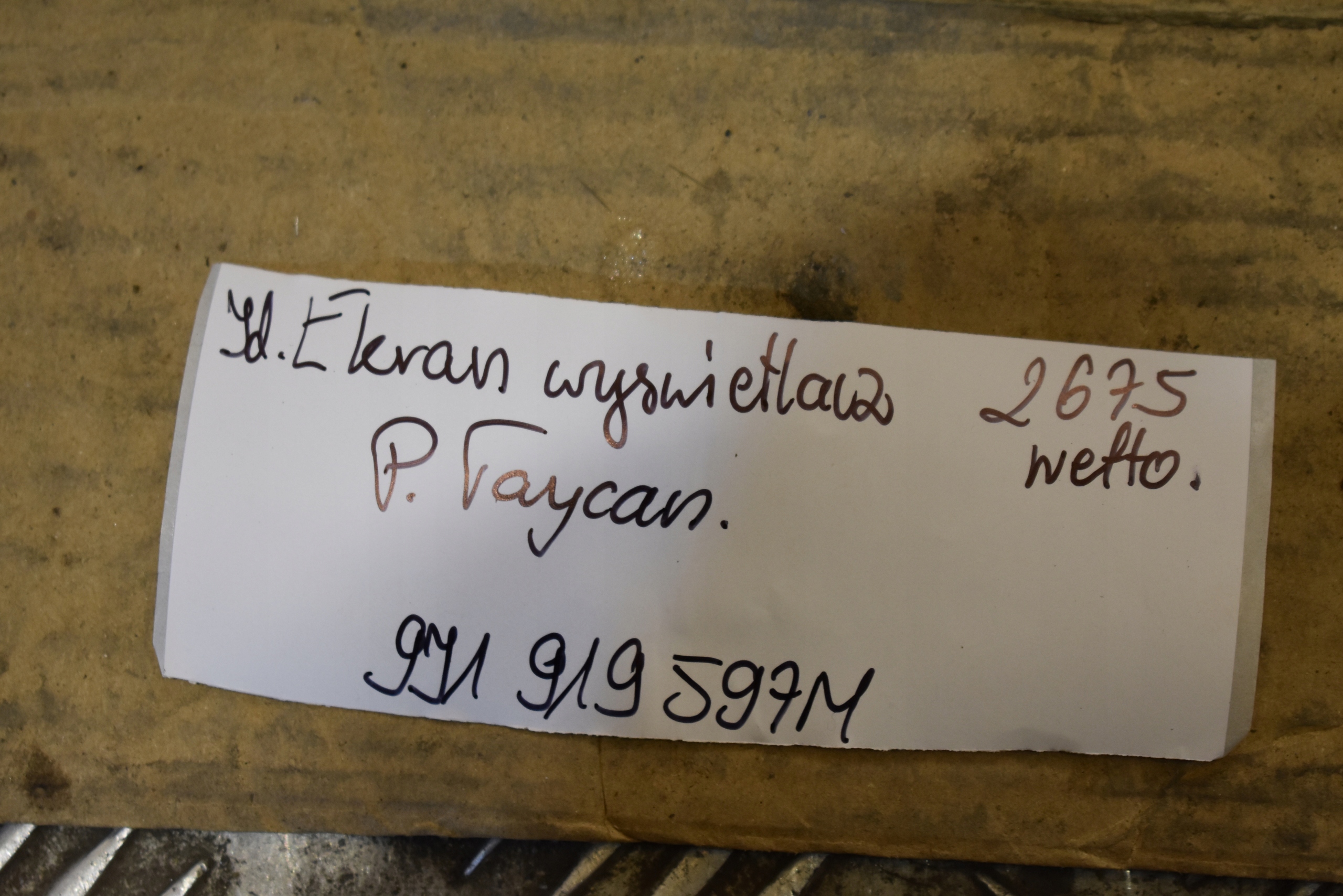 IDEALNY EKRAN display LCD PORSCHE TAYCAN 1 9