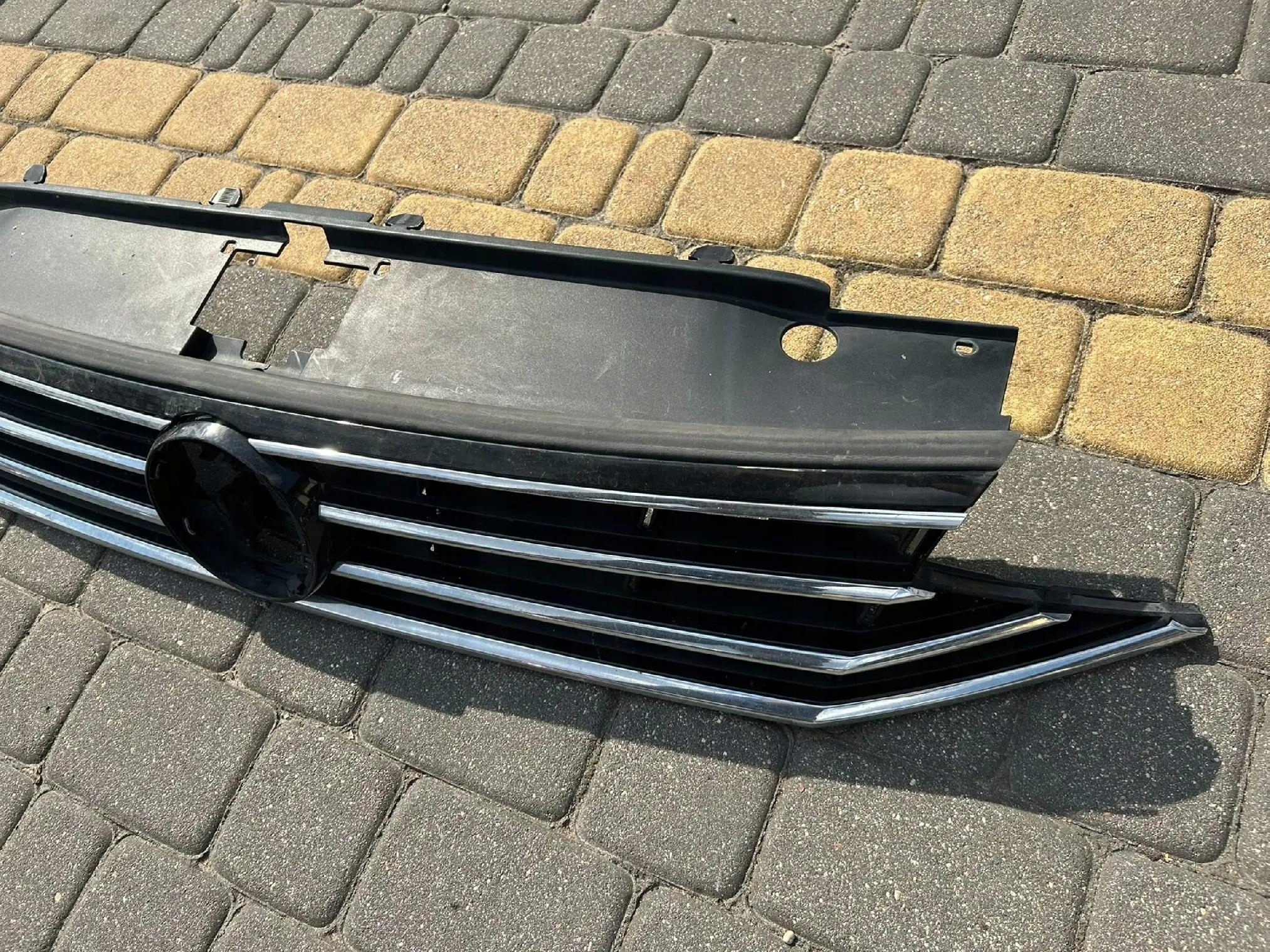 VW Passat B8 Kühlergrill FRONTGRILL Kühlergitter 3G0853651BM - Thumbnail 4