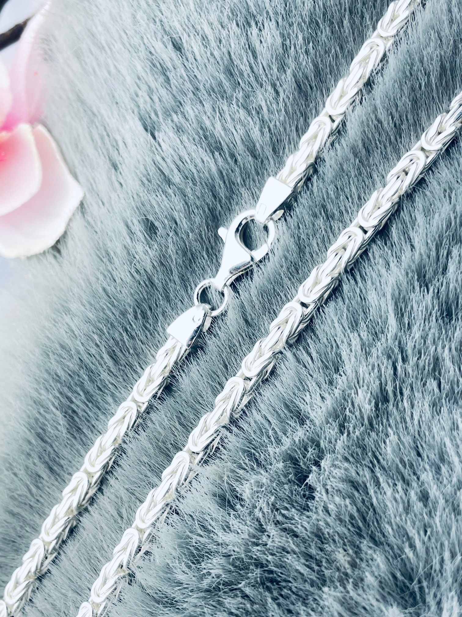 Stříbrný řetízek Byzantský královský