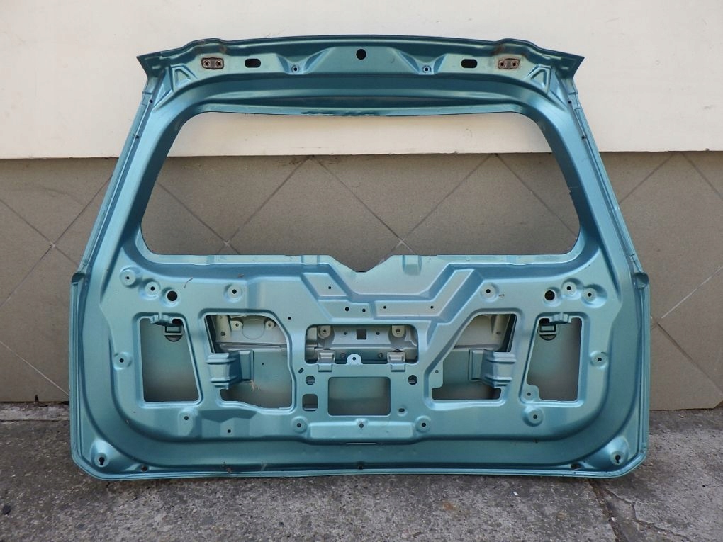 SUZUKI SPLASH boot doors