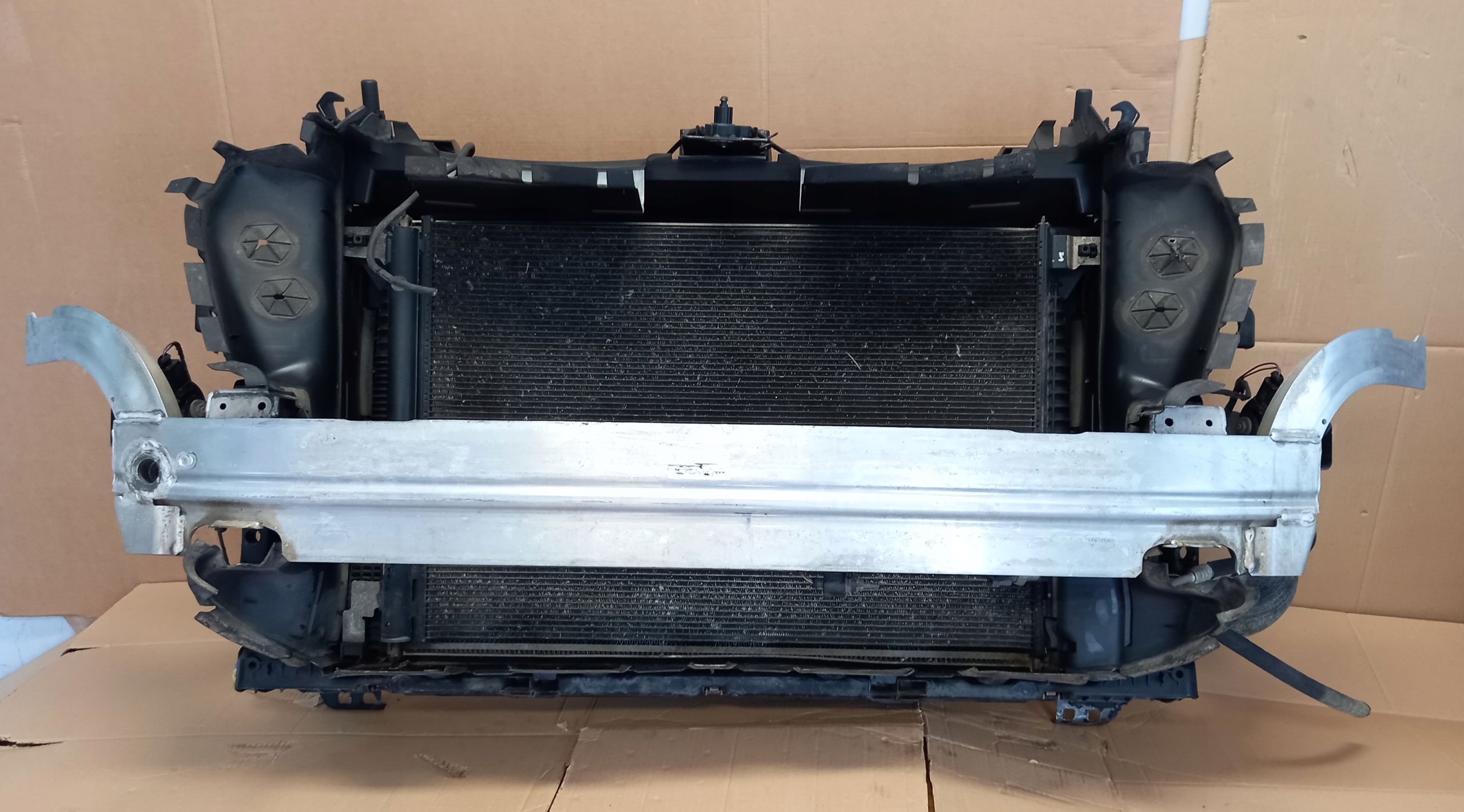 PAS PRZEDNI KOMPLET CHŁODNIC AUDI Q7 4MB 4MG 3.0 TDi 8W0121251N Numer katalogowy części 8W0121251N 8W0121003B 4M0145805J 4M0145805L 4M0145805M