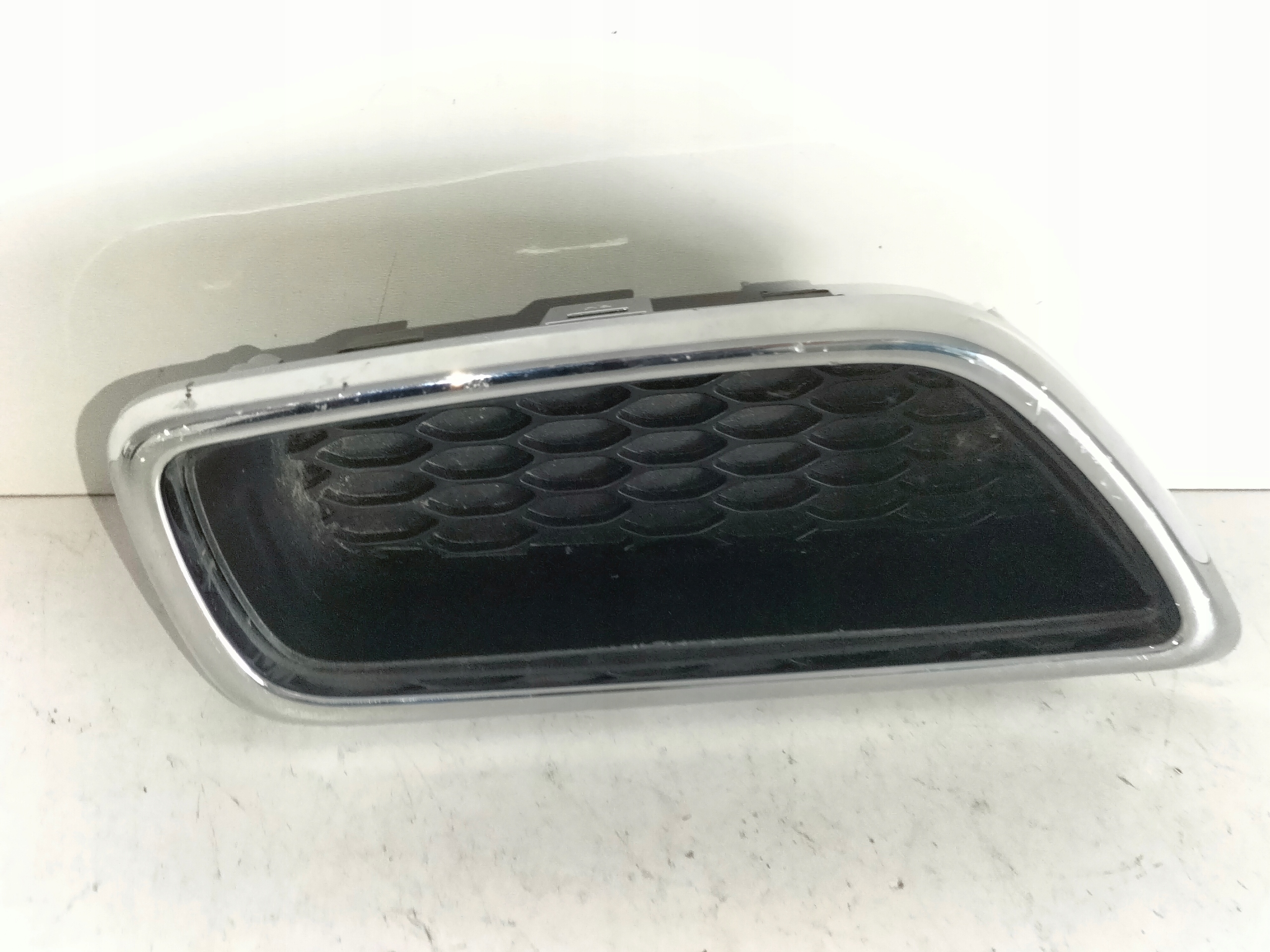 GRILL LÜFTUNGSGITTER DER STOSSSTANGE HECK RECHTS KIA X-CEED XCEED 19