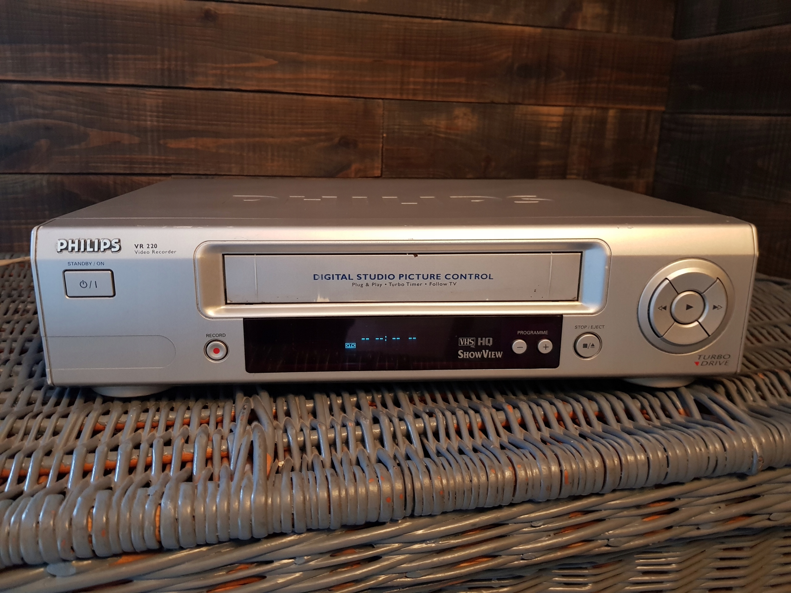 1388. MAGNETOWID PHILIPS VR-220