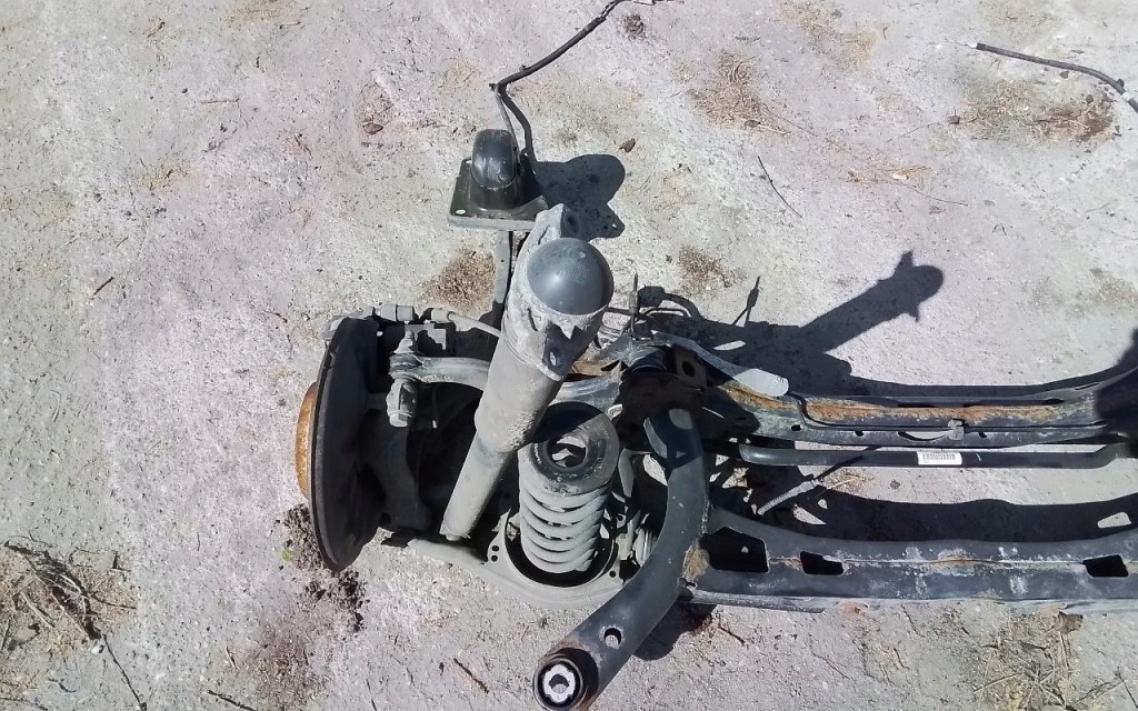 VOLKSWAGEN PASSAT B8 KOMBI BELKA ZAWIESZENIA TYŁ Numer katalogowy części 01