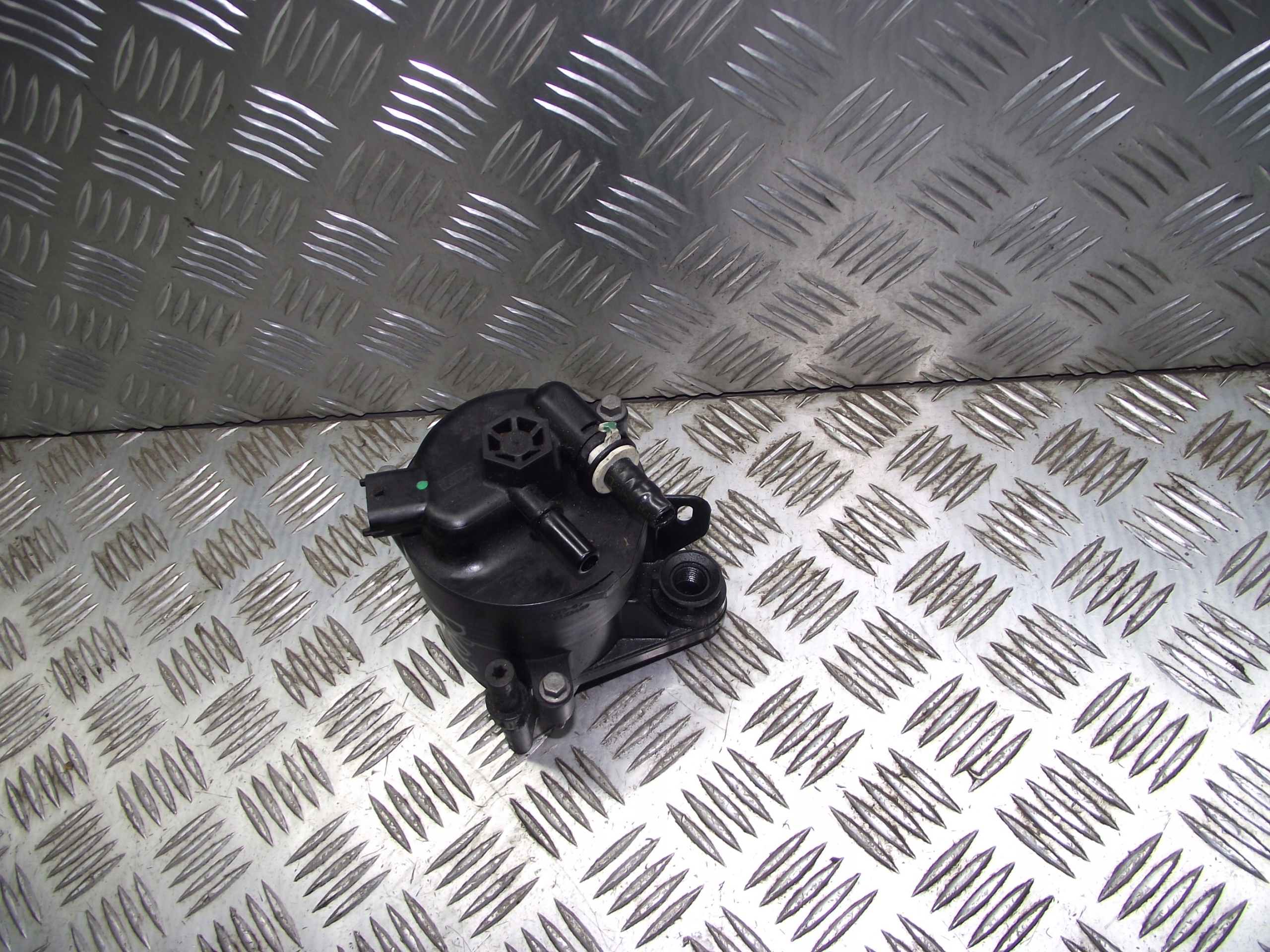 OBUDOWA FILTRA PALIWA PEUGEOT 308 T9 16R 1.6HDI