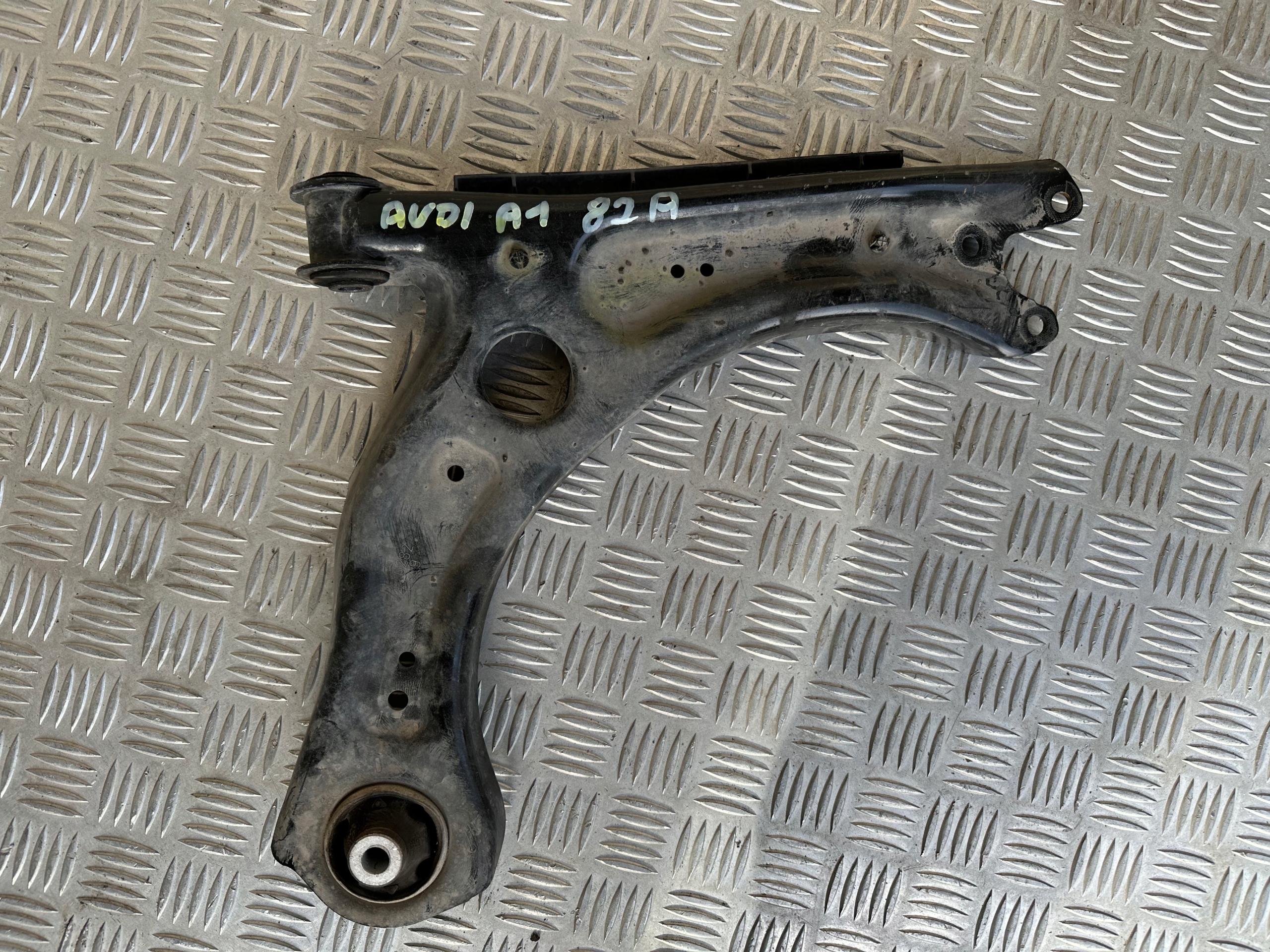 Querlenker rechts AUDI A1 82A 1.0 TSI