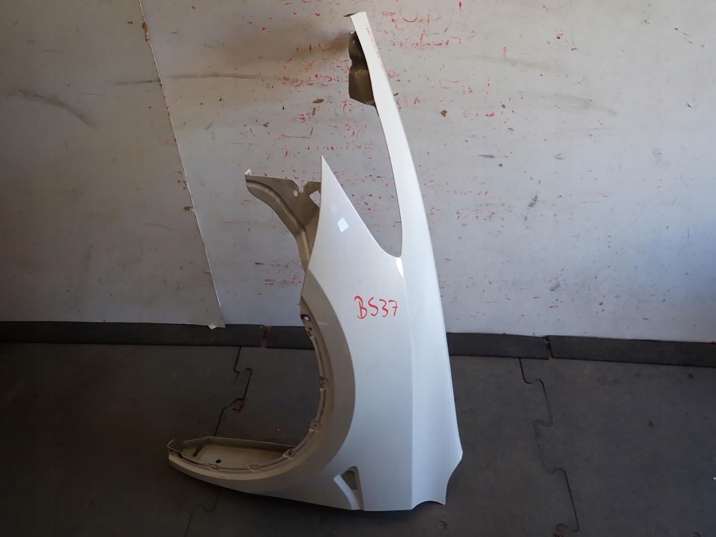 fender front front left TESLA Y 2020