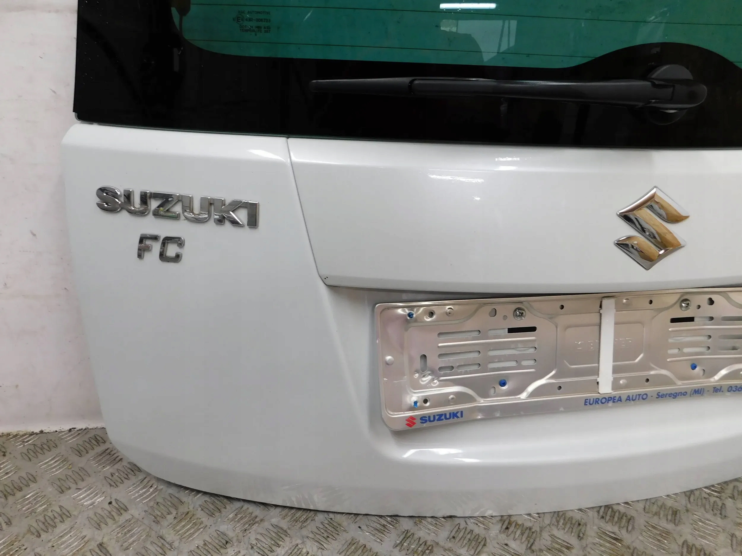 boot door rear SUZUKI SPLASH