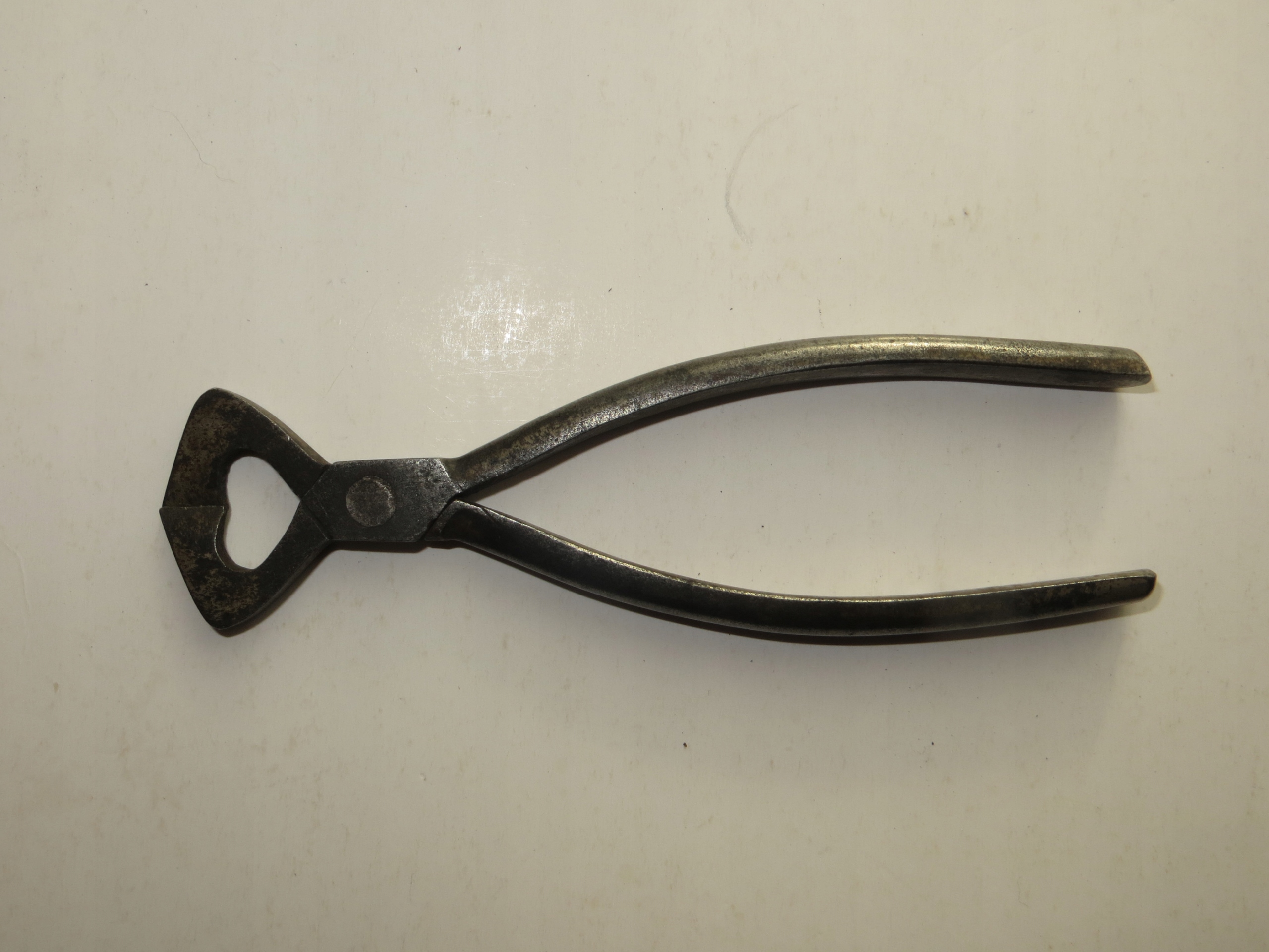 Zabytkowe nietypowe cążki