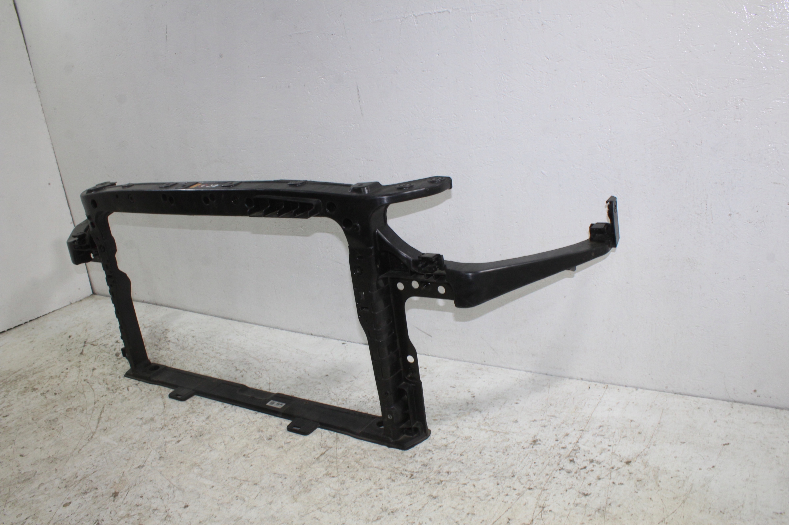 Hyundai Ioniq pillar iron support panel for radiators 64101-G2000