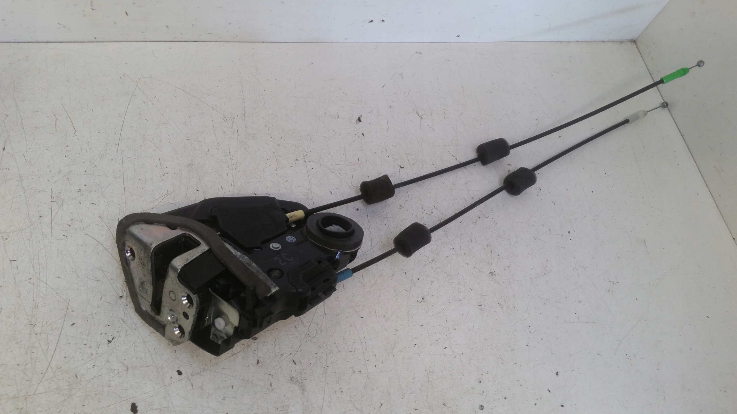 lock left rear part 2 PIN 7121821 Toyota RAV4