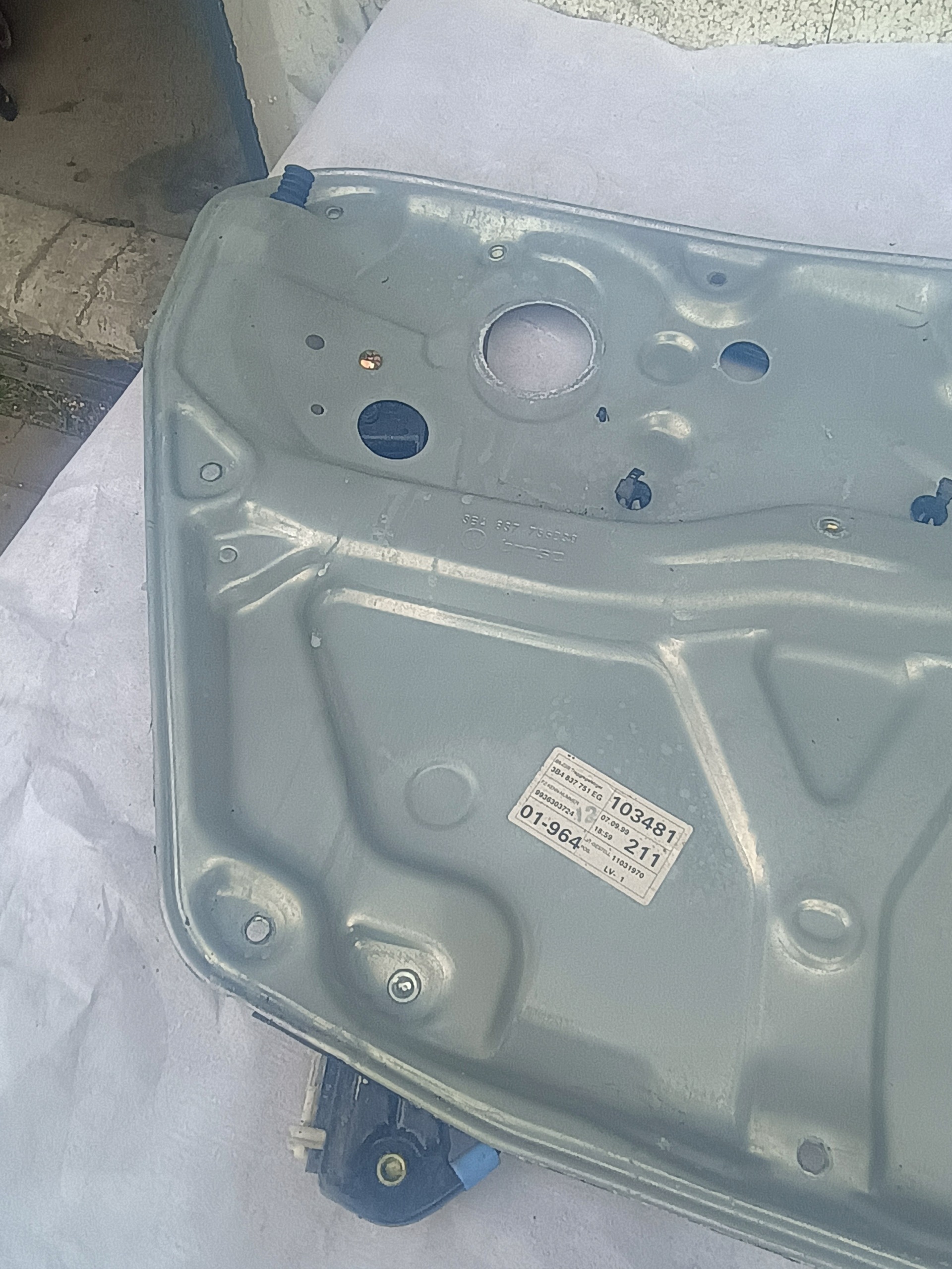 mechanism windows front left 3B4837751EG VW PASSAT B5