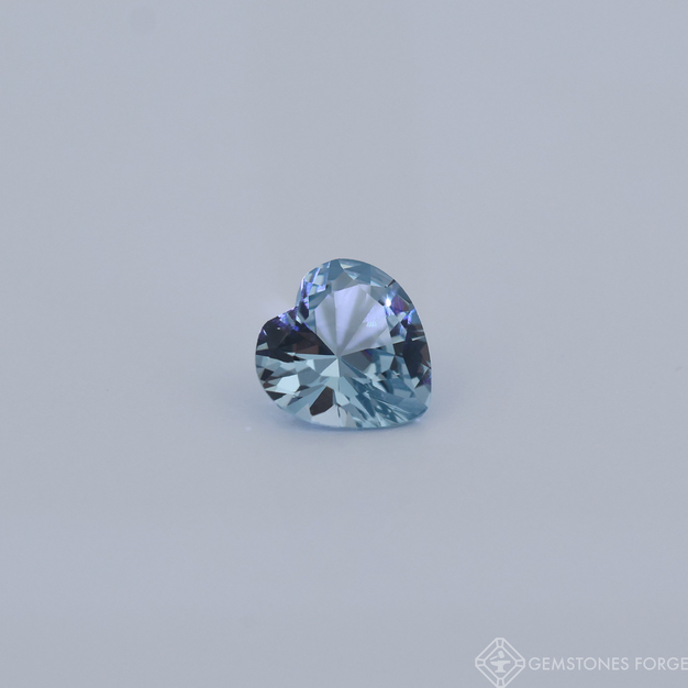 Spinel akvamarínová barva 6x6mm výbrus srdce, laboratorně vyrobený