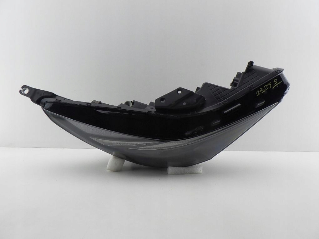 HYUNDAI ELANTRA VII 7 FULL LED 20- light front right