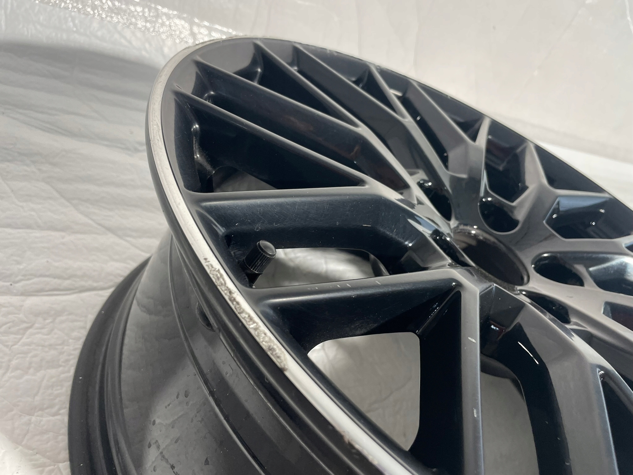 AUDI A4 B9 A5 8W disk hliníkový 8W0601025DD 8.0x18 ET40