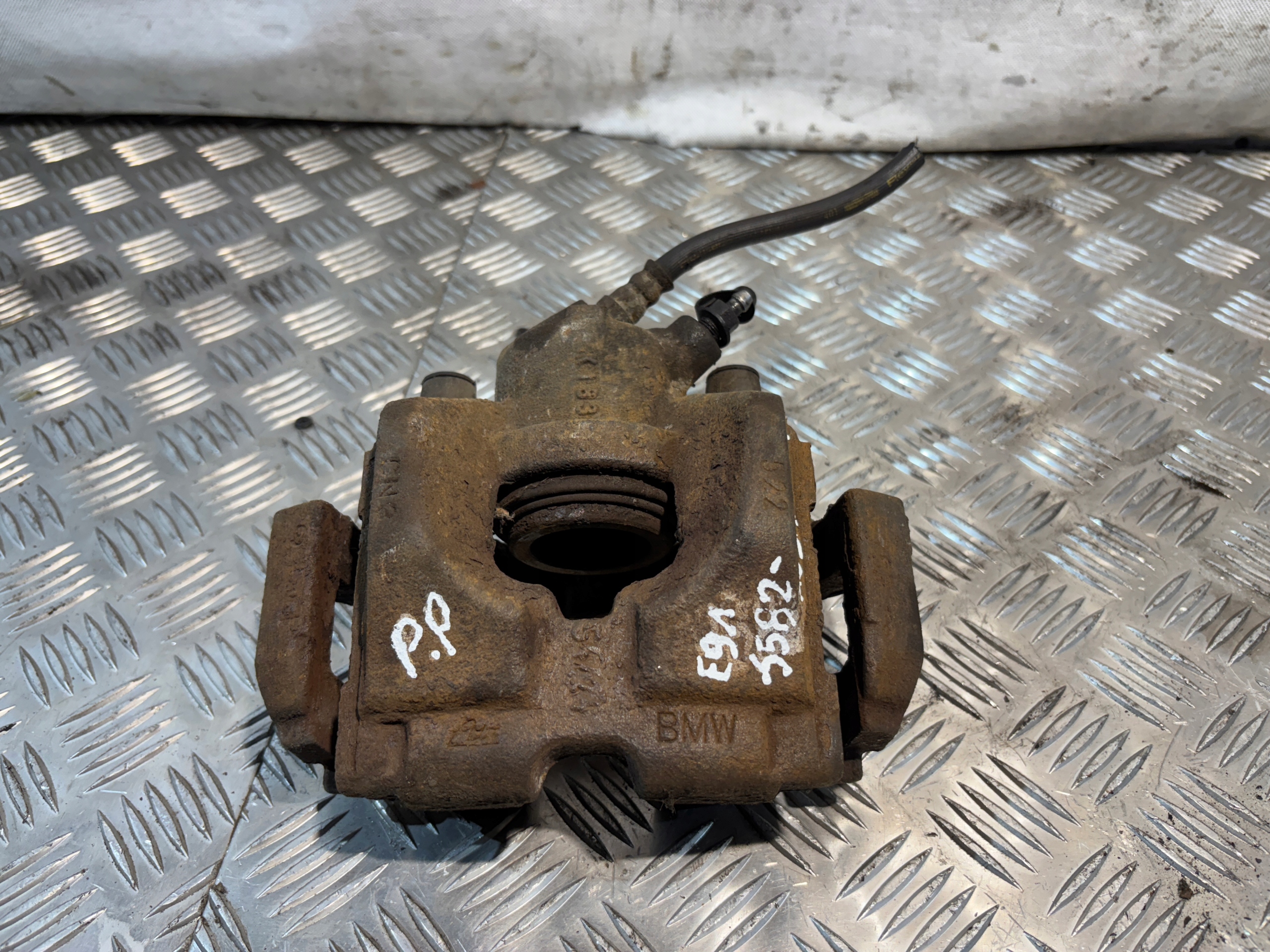 caliper brake right front BMW E91 lift 2,0B N43B20A