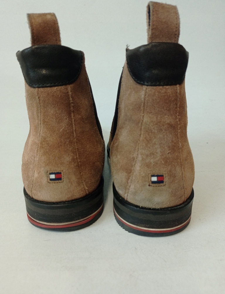 TOMMY HILFIGER-SZTYBLETY ZAMSZOWE 43 BAI Wzór dominujący bez wzoru