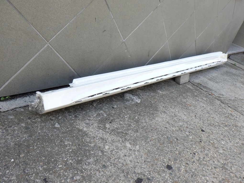 MERCEDES CLA 118 W118 AMG cap threshold moulding left