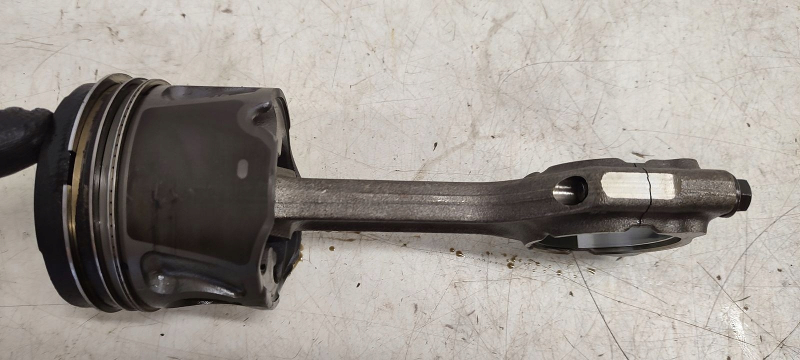 piston connecting rod Opel Zafira C 2,0 CDTI A20DTH