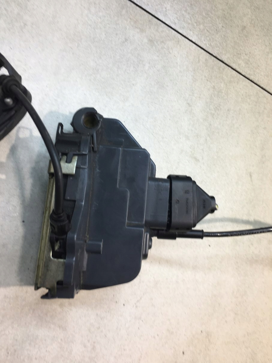 lock door right front CITROEN C3 and 6 PIN