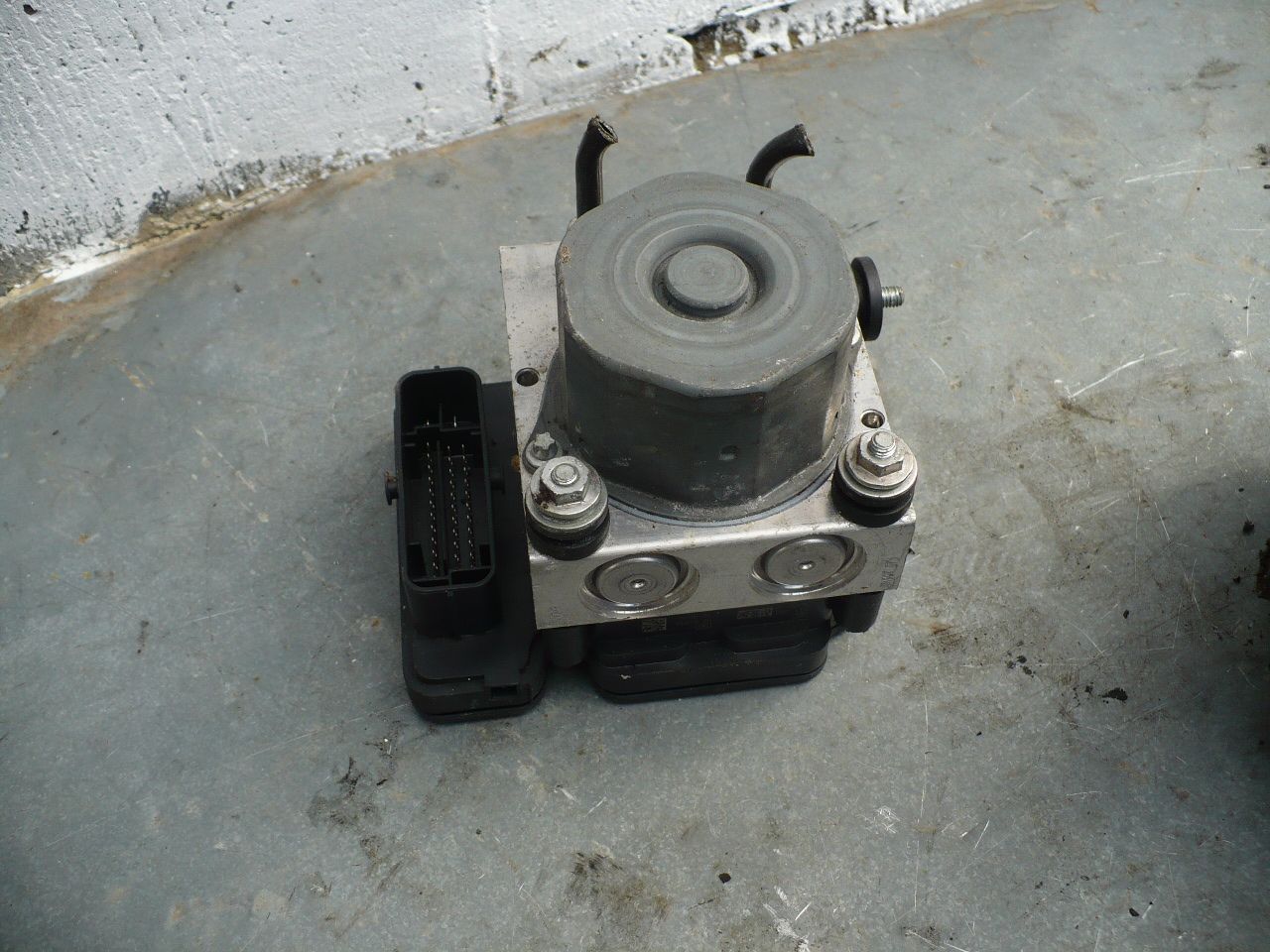 КОНТРОЛЛЕР НАСОСА ABS QASHQAI II 476604EJ1C NISSAN