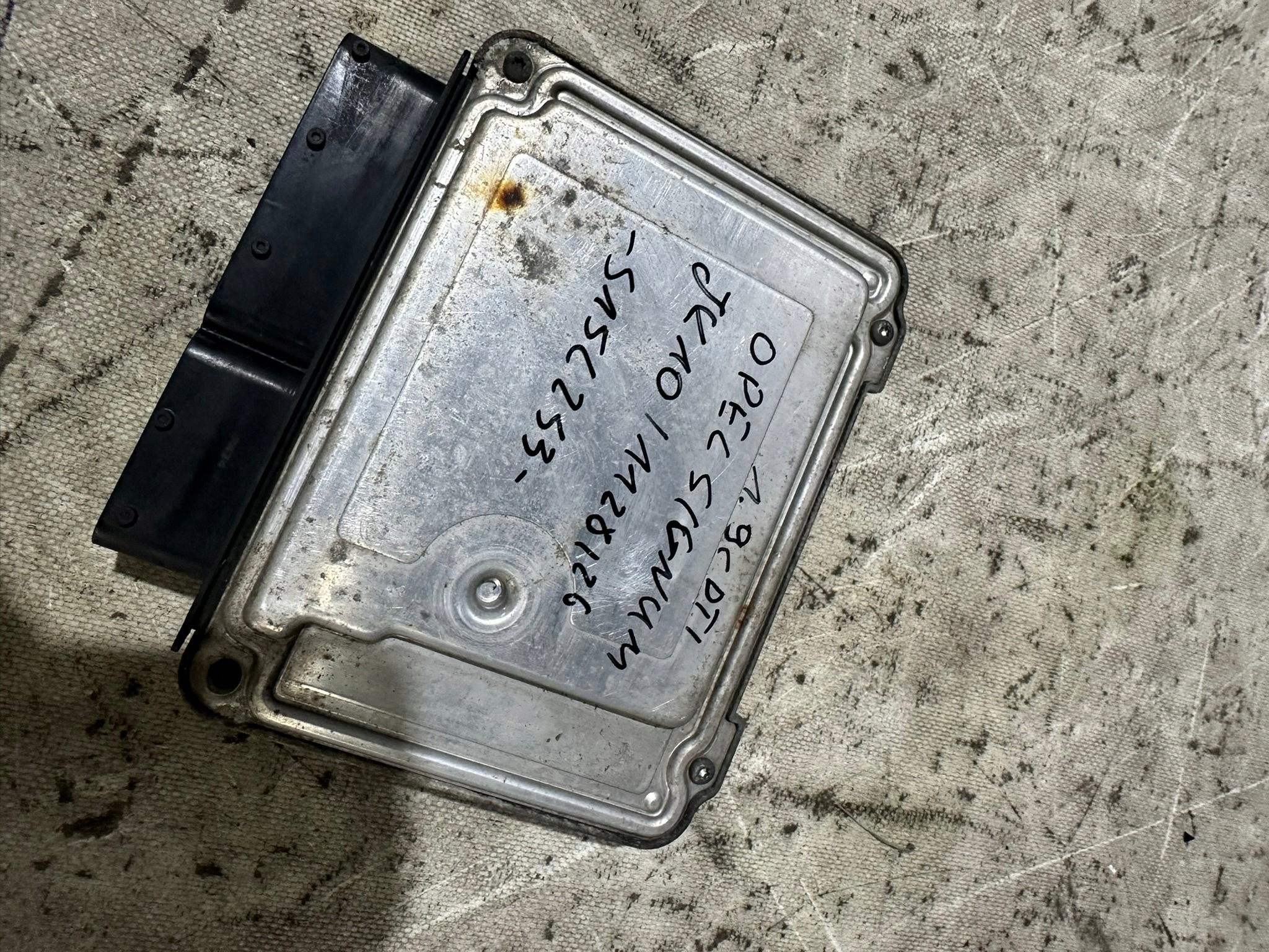 control unit of the engine OPEL SIGNUM 1.9CDTI 0281011914