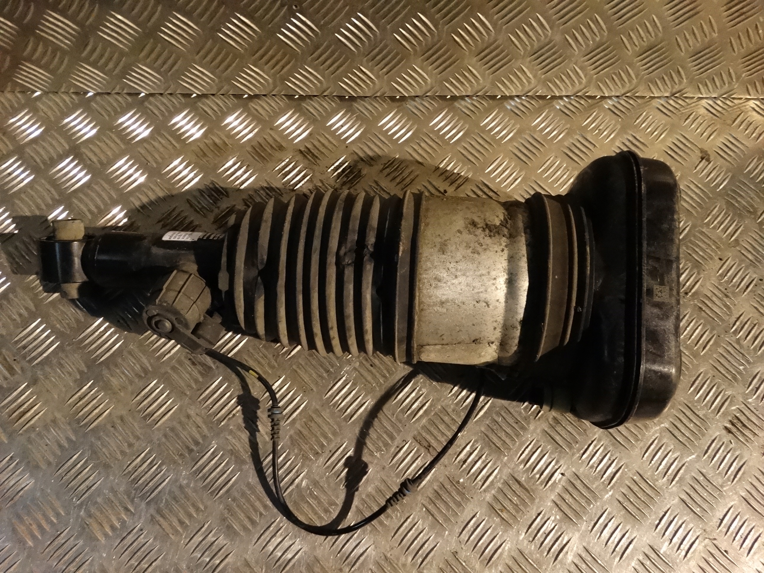 IDEALNY shock absorber rear right VDC BMW G07 X7 1