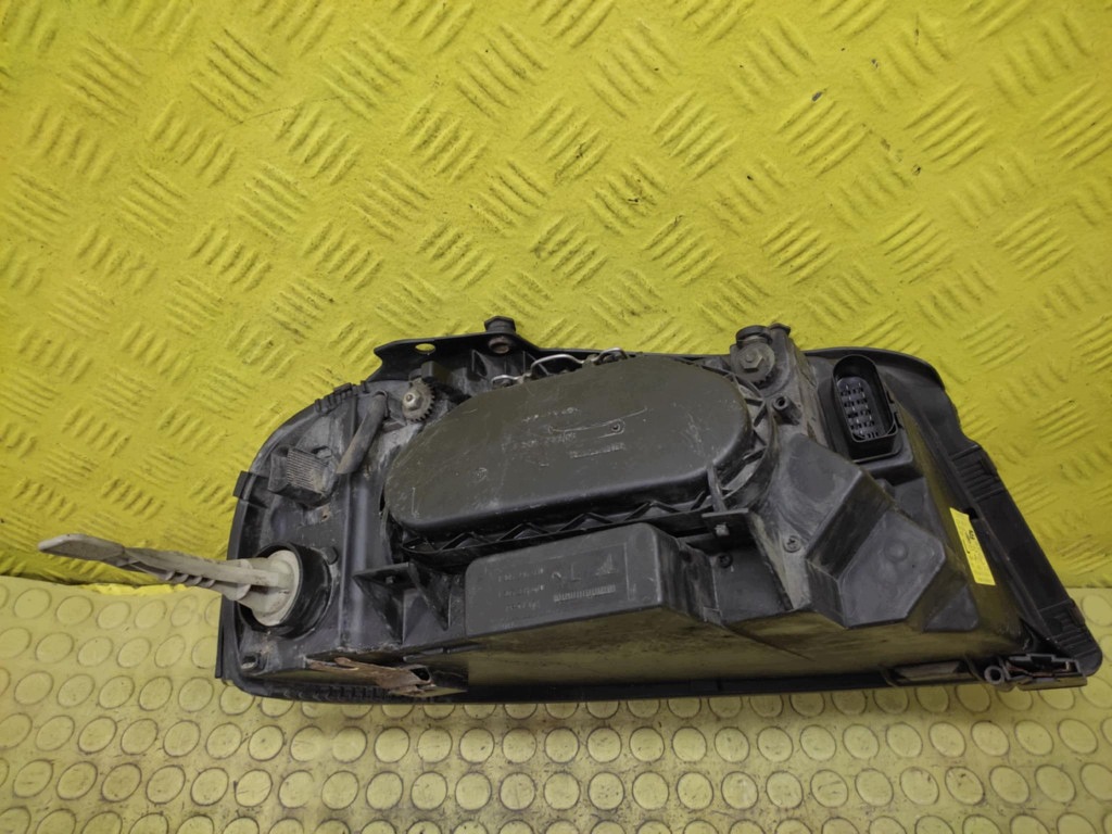 VW SHARAN and LIFT REFLEKTOR light left front 7M3941015AD